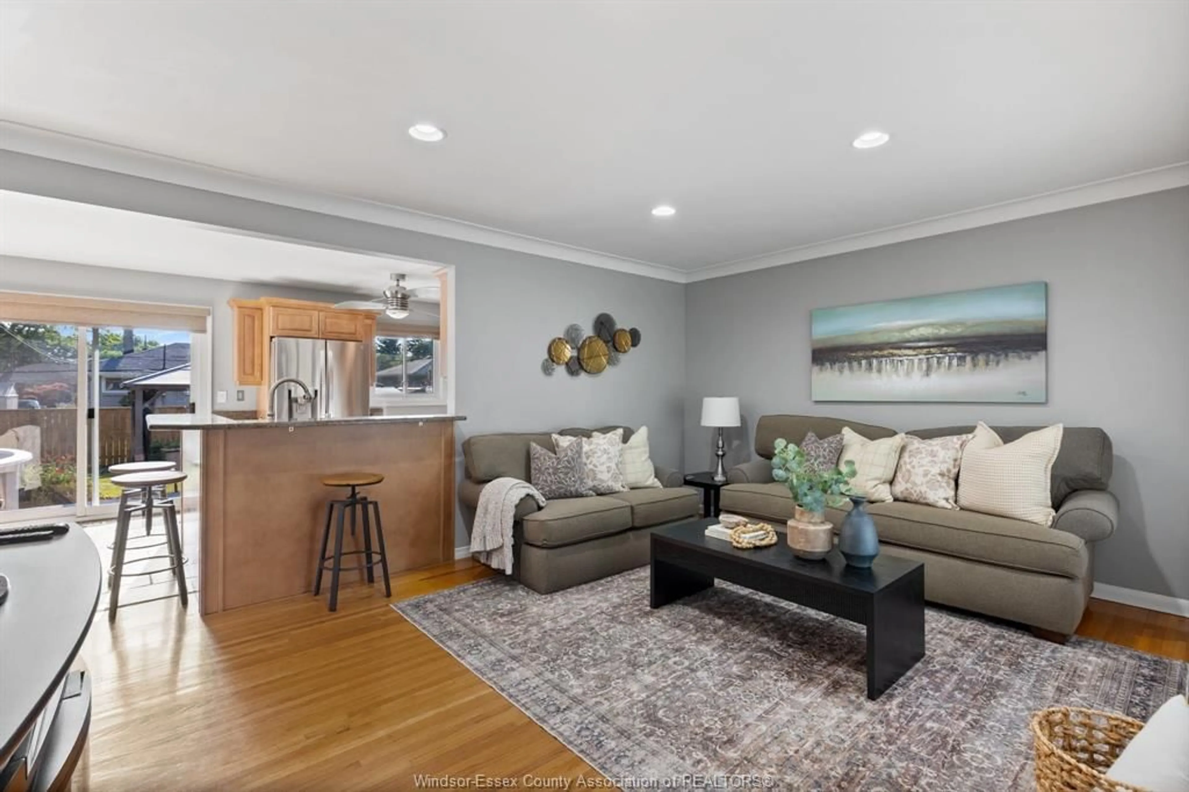 Living room with furniture, unknown for 462 DORMAR Dr, Windsor Ontario N8S 3Z4