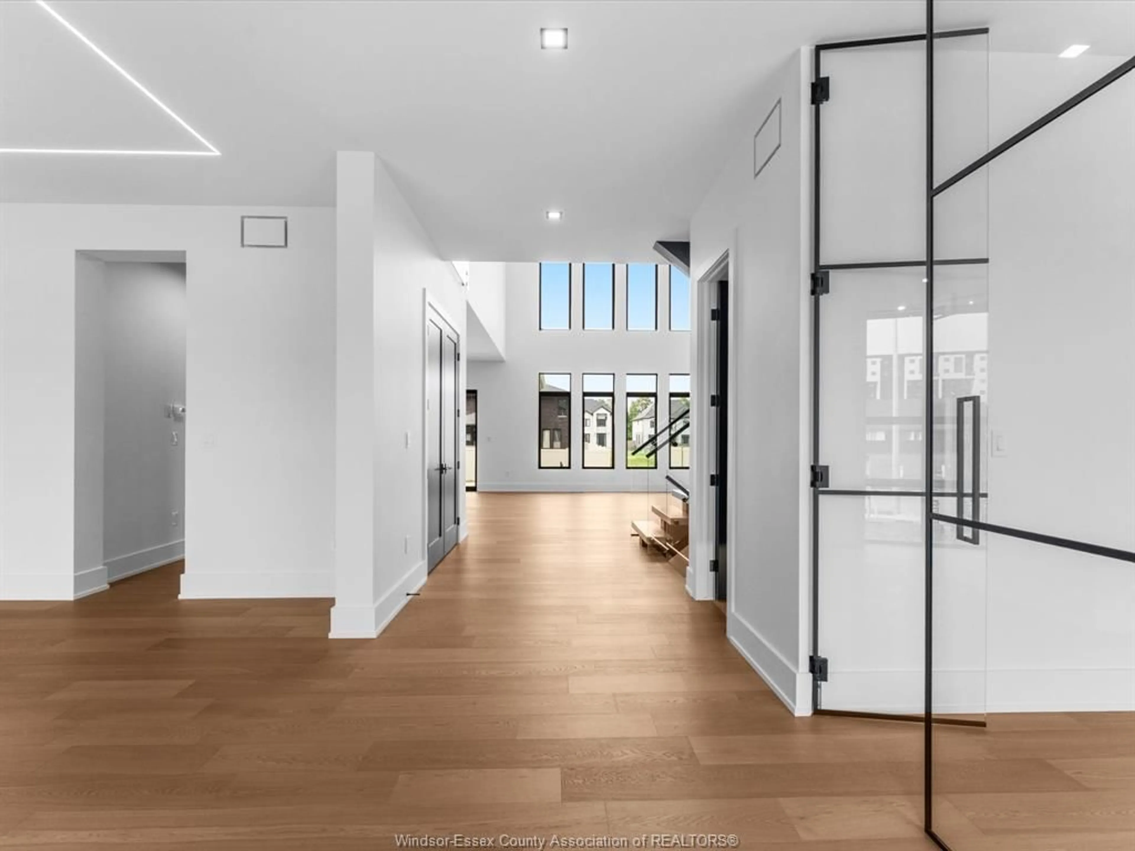 Indoor entryway for 4910 Terra Bella, LaSalle Ontario N9H 0N1