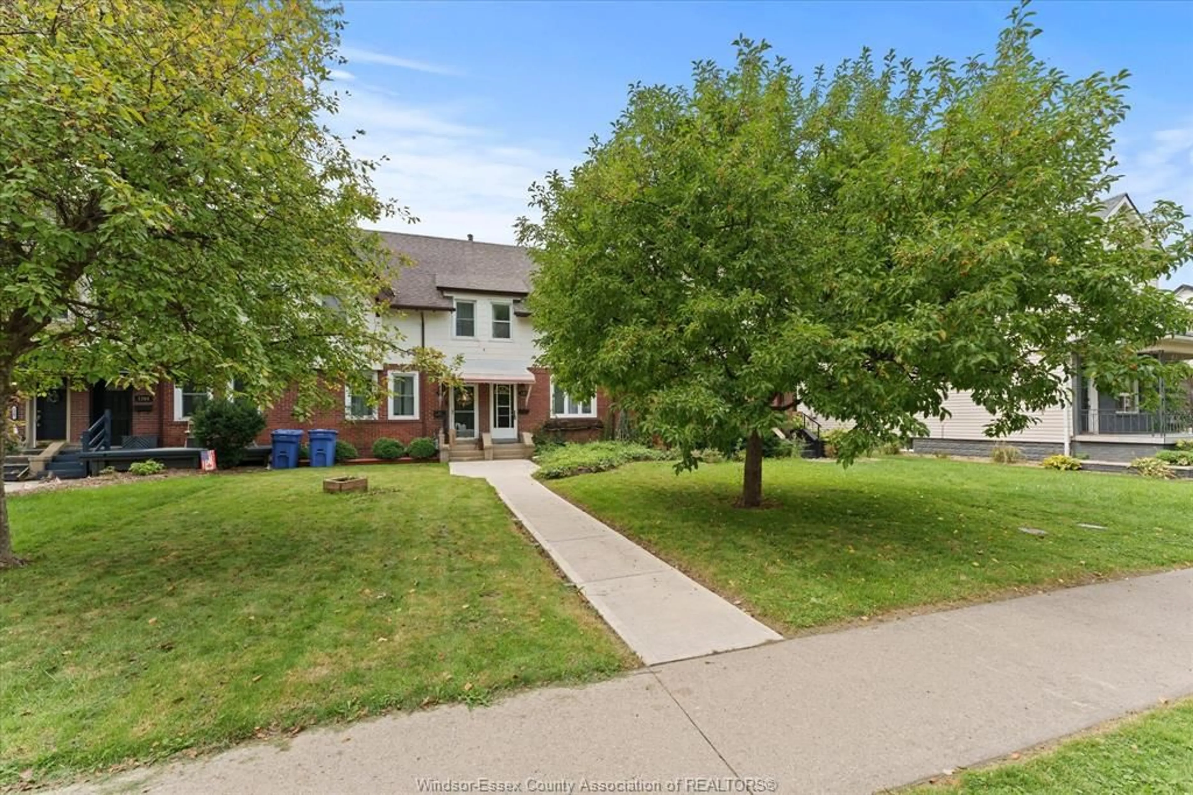 A pic from outside/outdoor area/front of a property/back of a property/a pic from drone, street for 1261 MONMOUTH Rd, Windsor Ontario N8Y 3M2