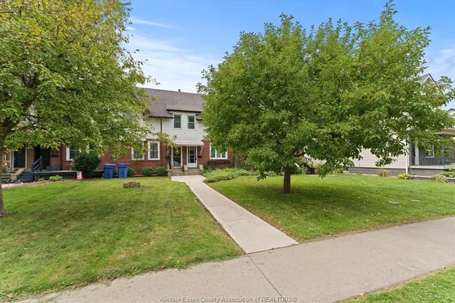 1261 MONMOUTH Rd, Windsor 3
