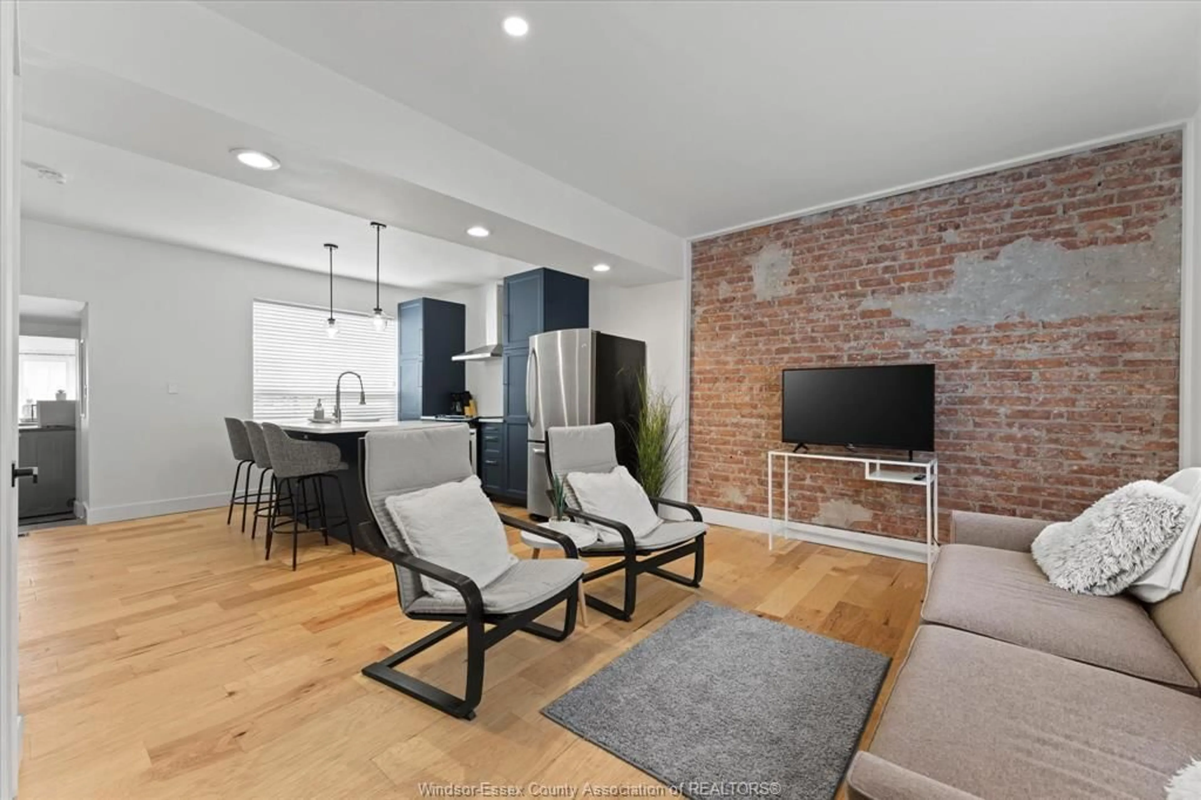 Living room with furniture, unknown for 1261 MONMOUTH Rd, Windsor Ontario N8Y 3M2