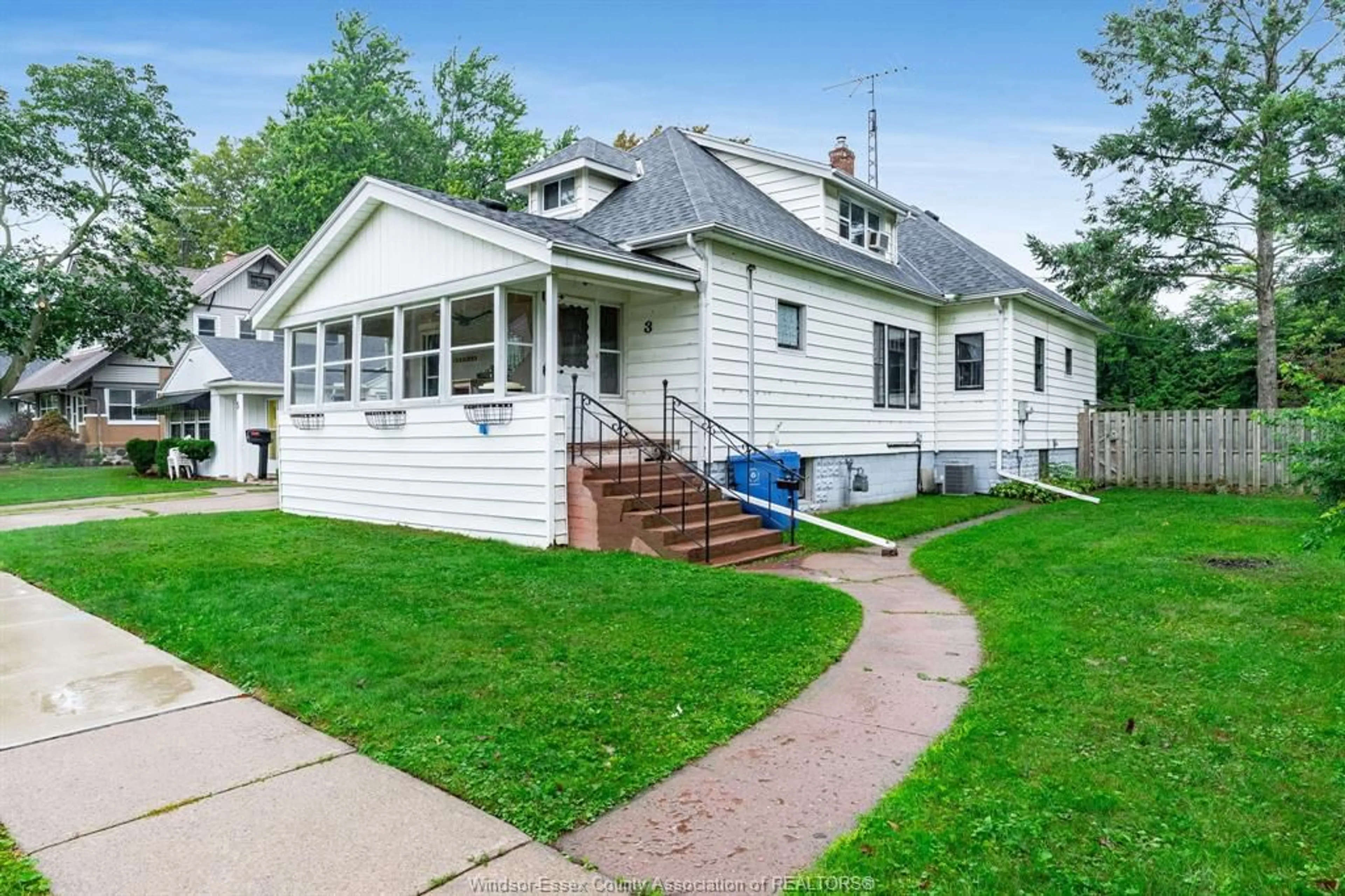 Home with vinyl exterior material, street for 3 Selkirk Ave, Leamington Ontario N8H 1G2