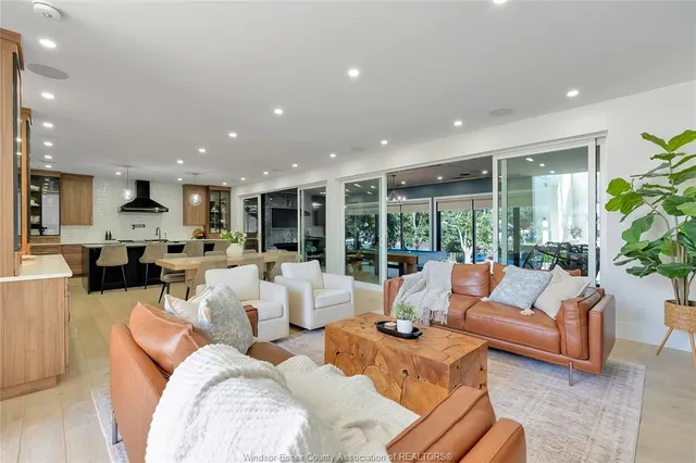 180 MILL St, Lakeshore 3