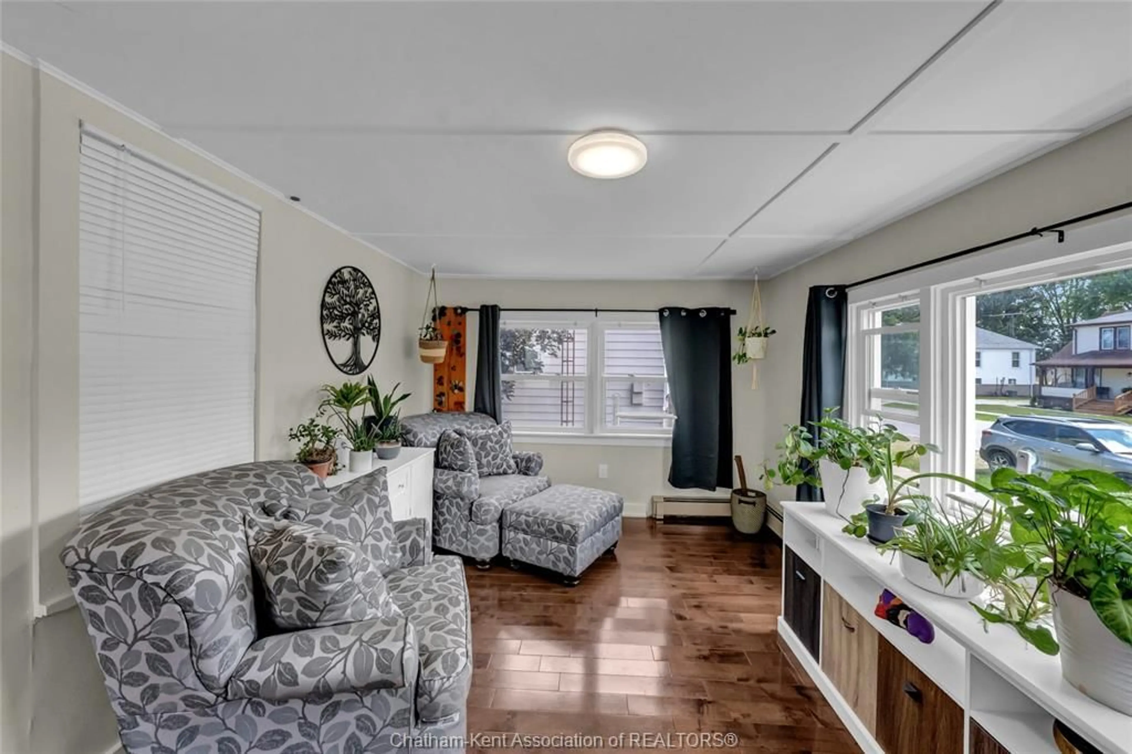 Living room with furniture, unknown for 1134 Elizabeth St, Wallaceburg Ontario N8A 3A8