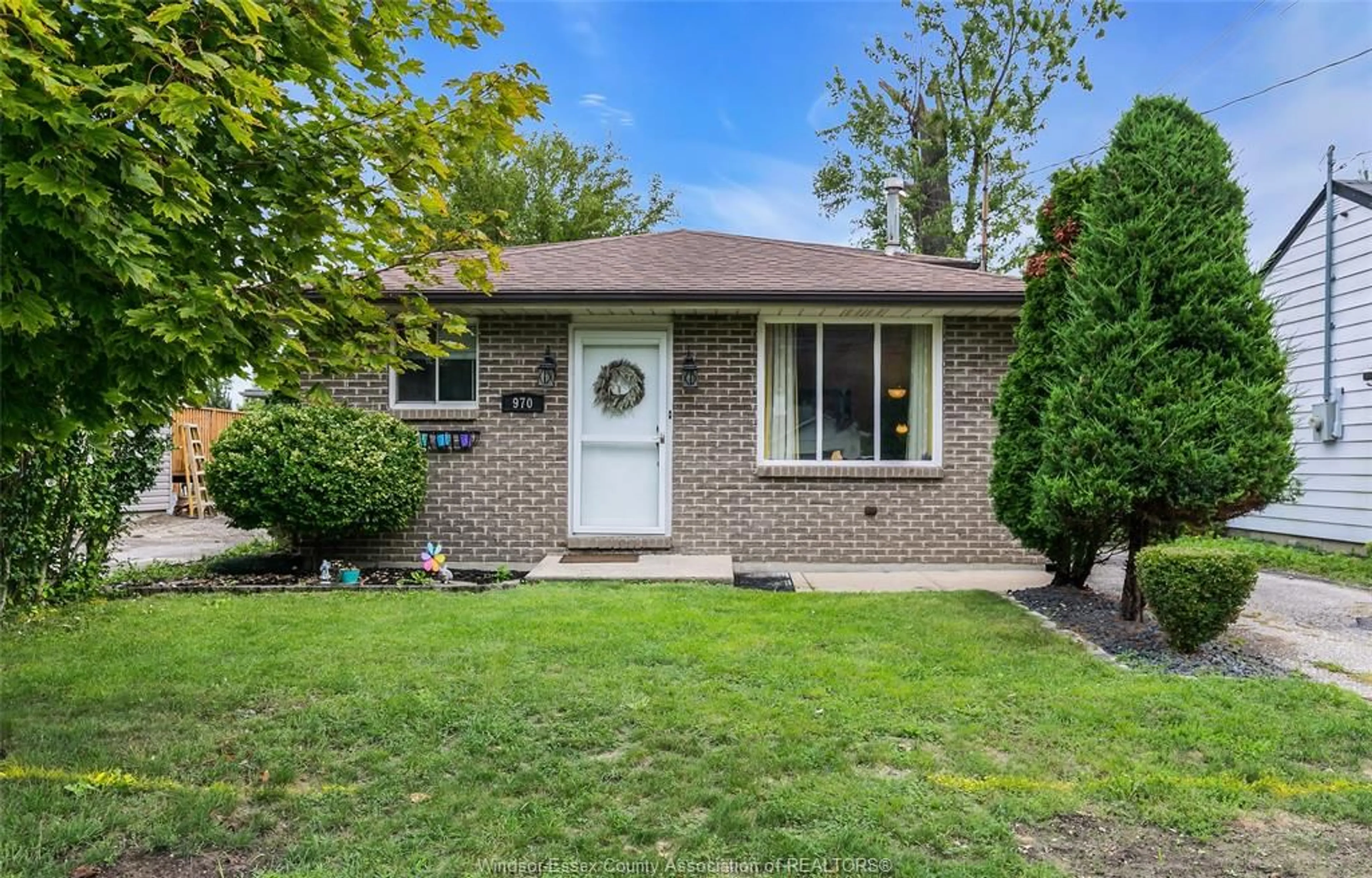 Home with brick exterior material, street for 970 JARVIS Ave, Windsor Ontario N8P 1C9