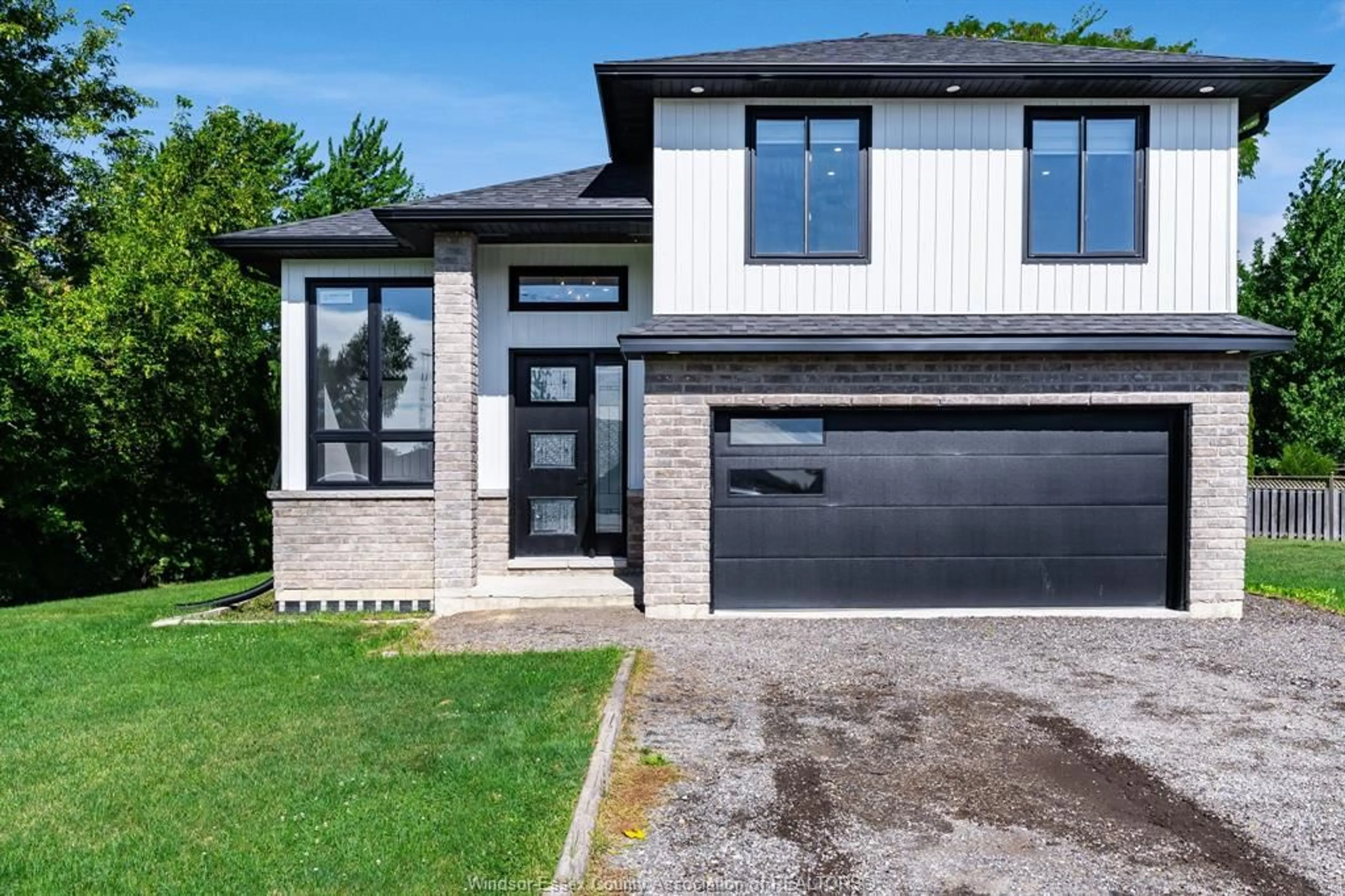 Home with brick exterior material, street for 114 George St, Merlin Ontario N0P 1W0