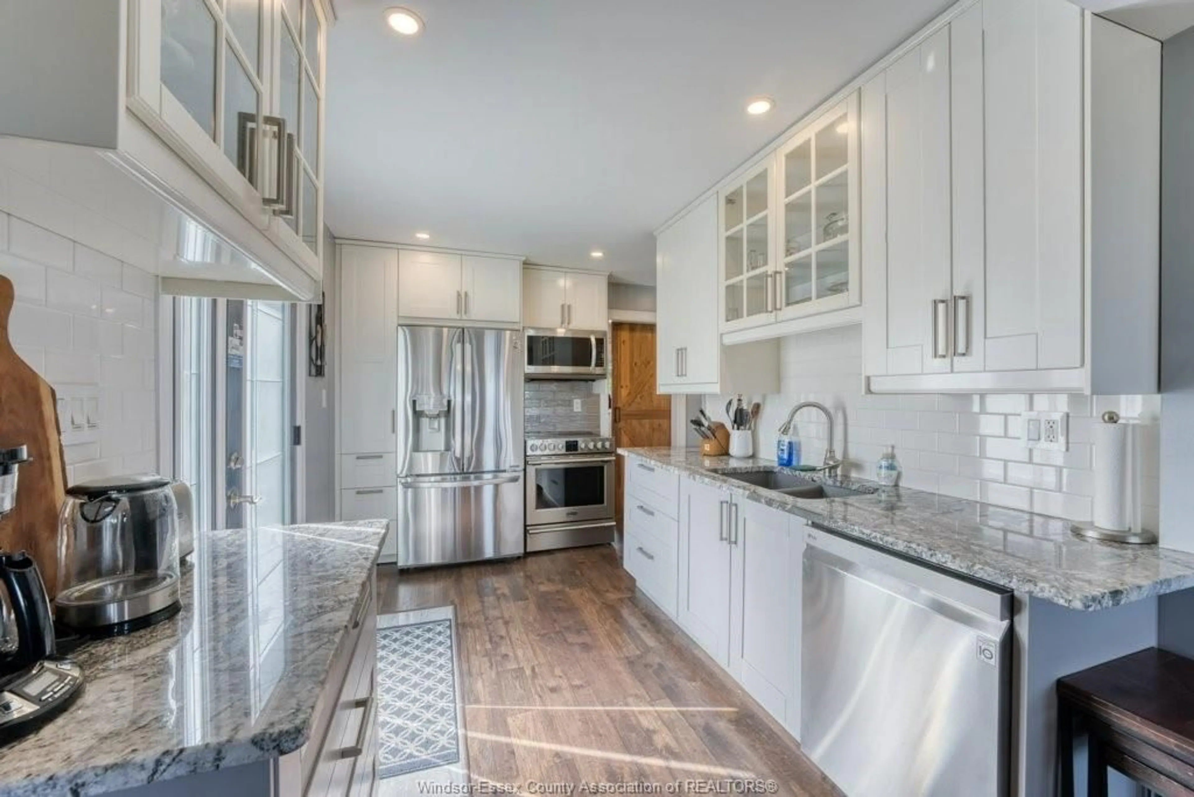 Contemporary kitchen, ceramic/tile floor for 1288 SHORELINE Ave, Lakeshore Ontario N0R 1A0