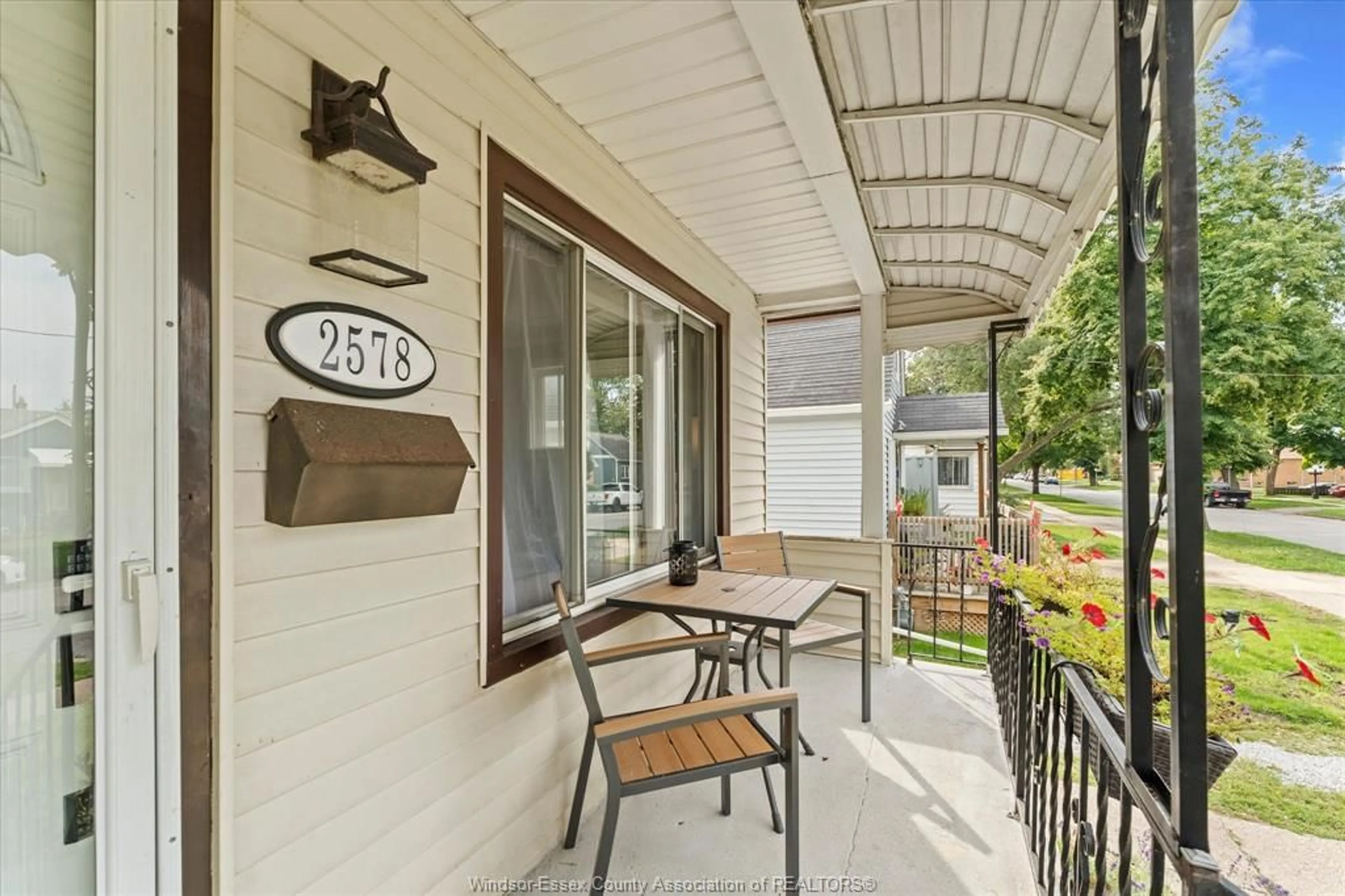 Patio, street for 2578 GEORGE, Windsor Ontario N8W 4M7