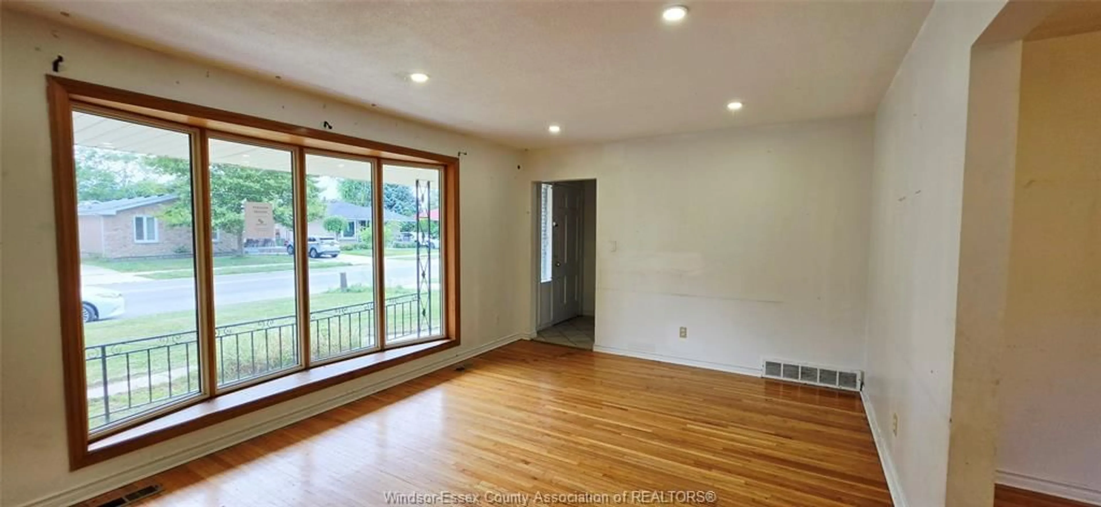 A pic of a room for 2650 RIVARD Ave, Windsor Ontario N8T 2H5