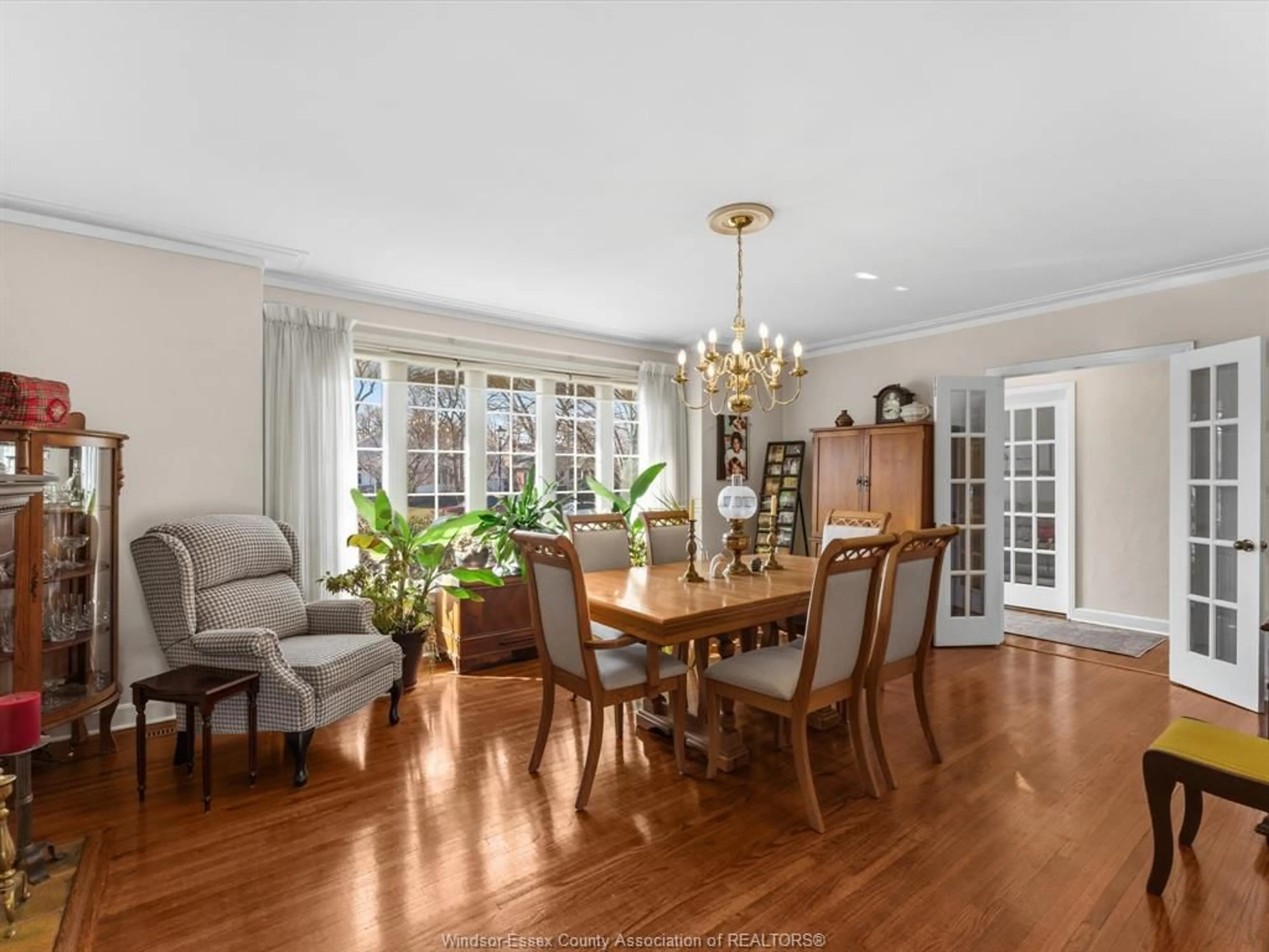 Dining room, wood/laminate floor for 264 PATRICE Dr, Windsor Ontario N8S 2R6