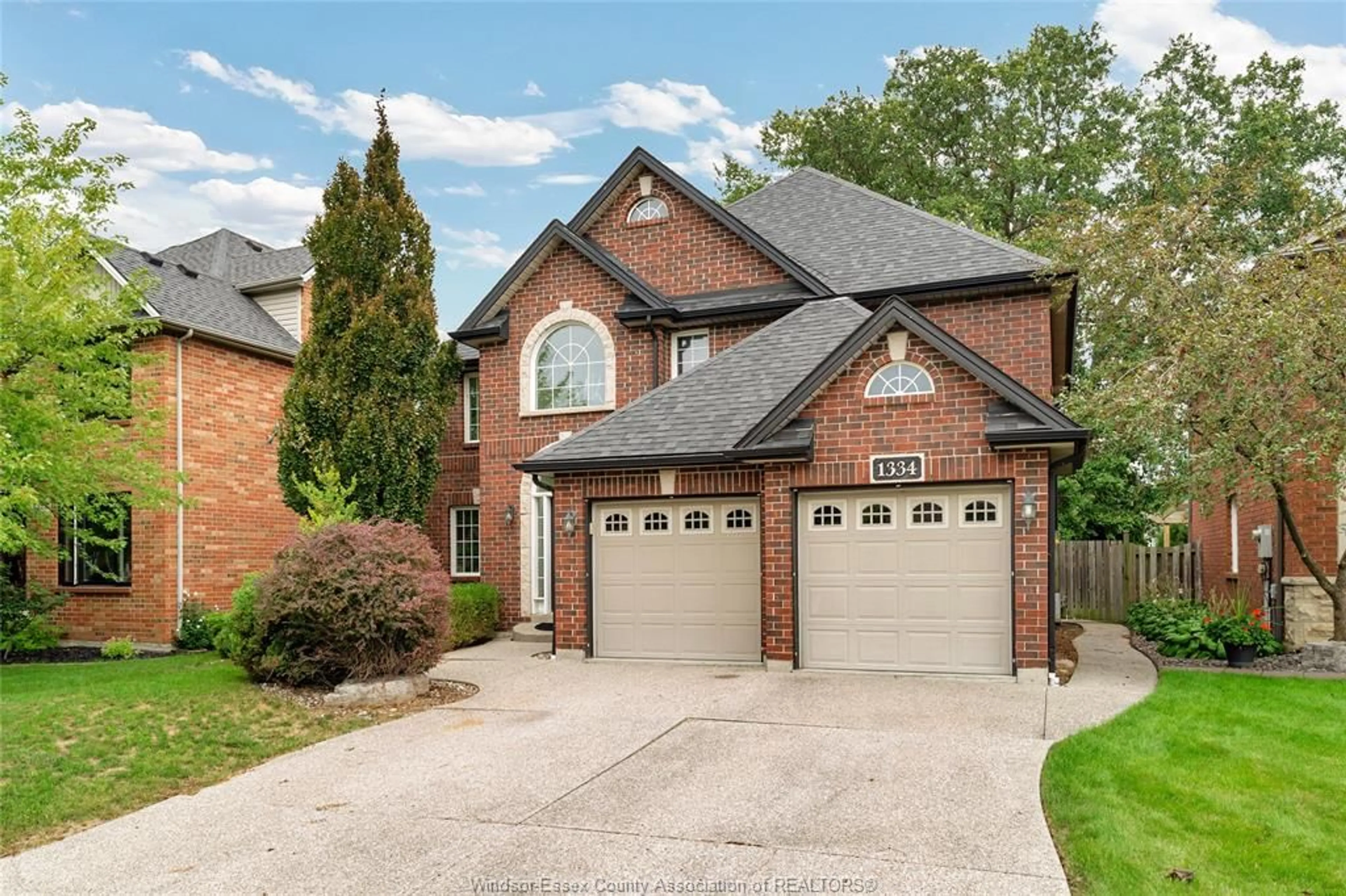 Home with brick exterior material, street for 1334 LAKEVIEW, Windsor Ontario N8P 1P1