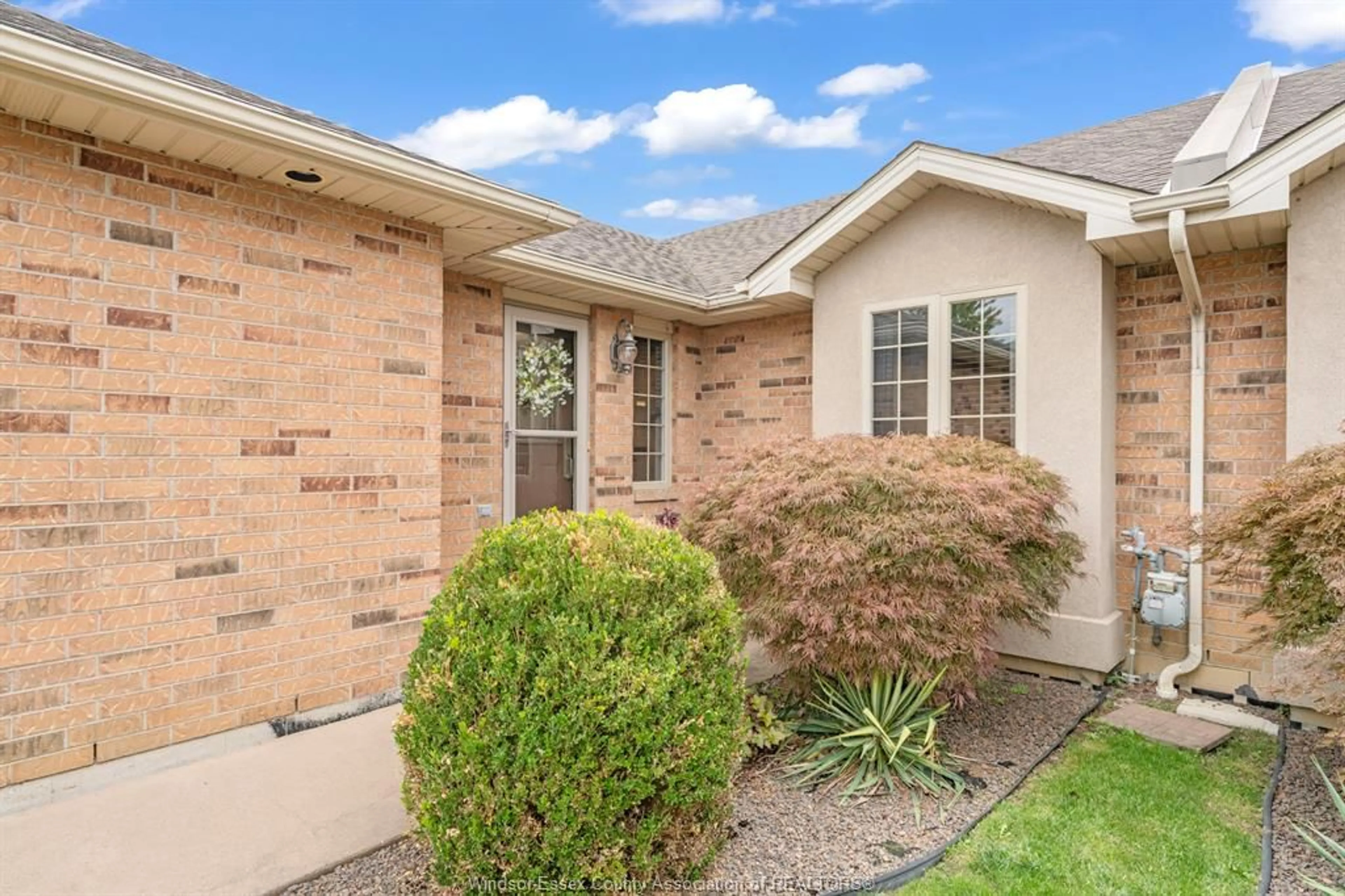 Home with brick exterior material, street for 307 GOLFVIEW Dr, Amherstburg Ontario N9V 0A1
