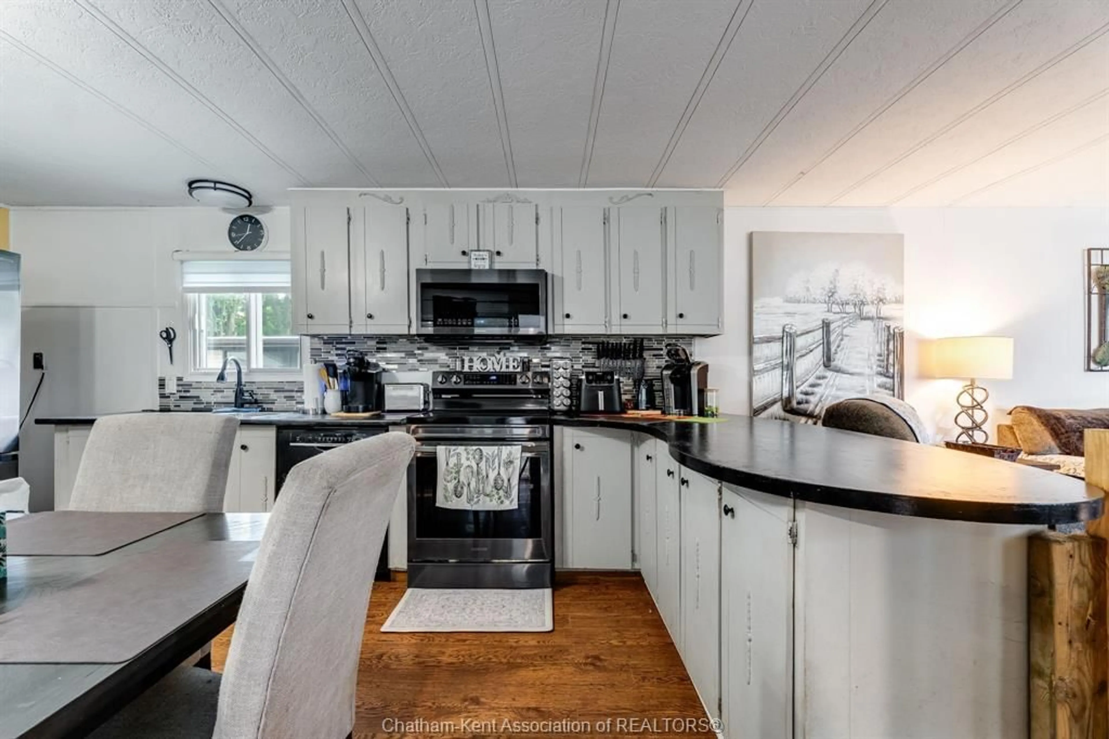 Open concept kitchen, unknown for 96 Regency Dr, Chatham Ontario N7L 5A3