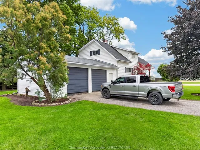 7703 Base Line, Wallaceburg 3