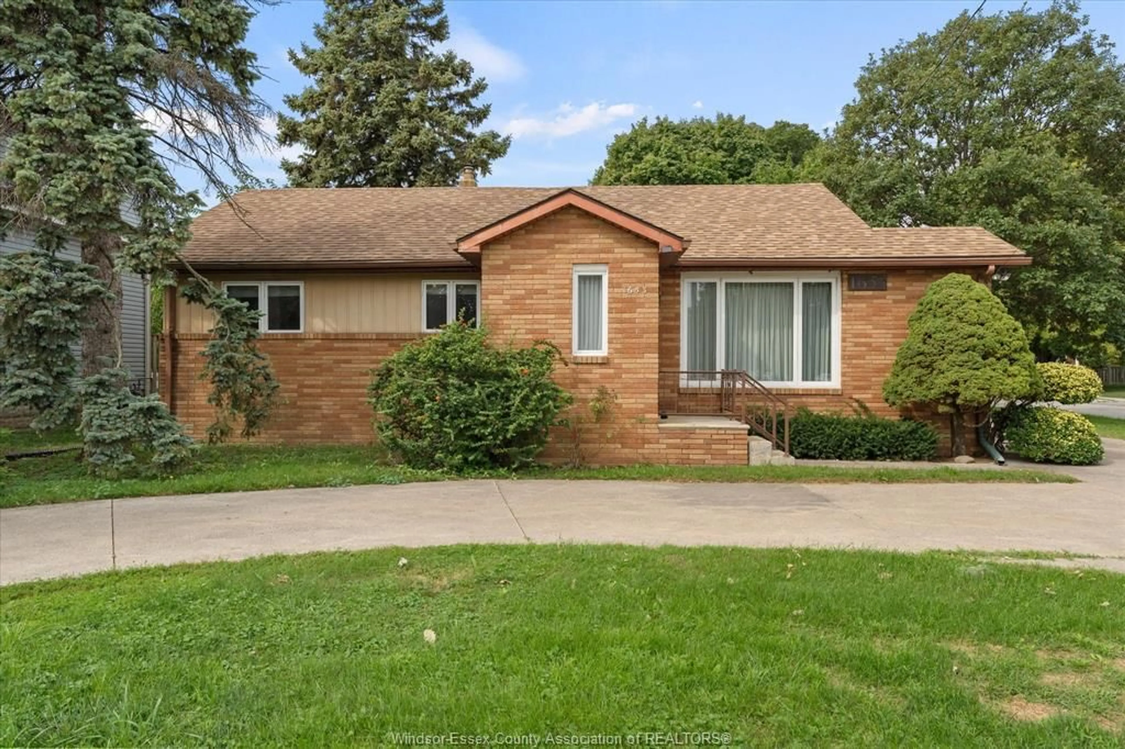 Home with brick exterior material, street for 1653 LESPERANCE, Tecumseh Ontario N8N 1Y2