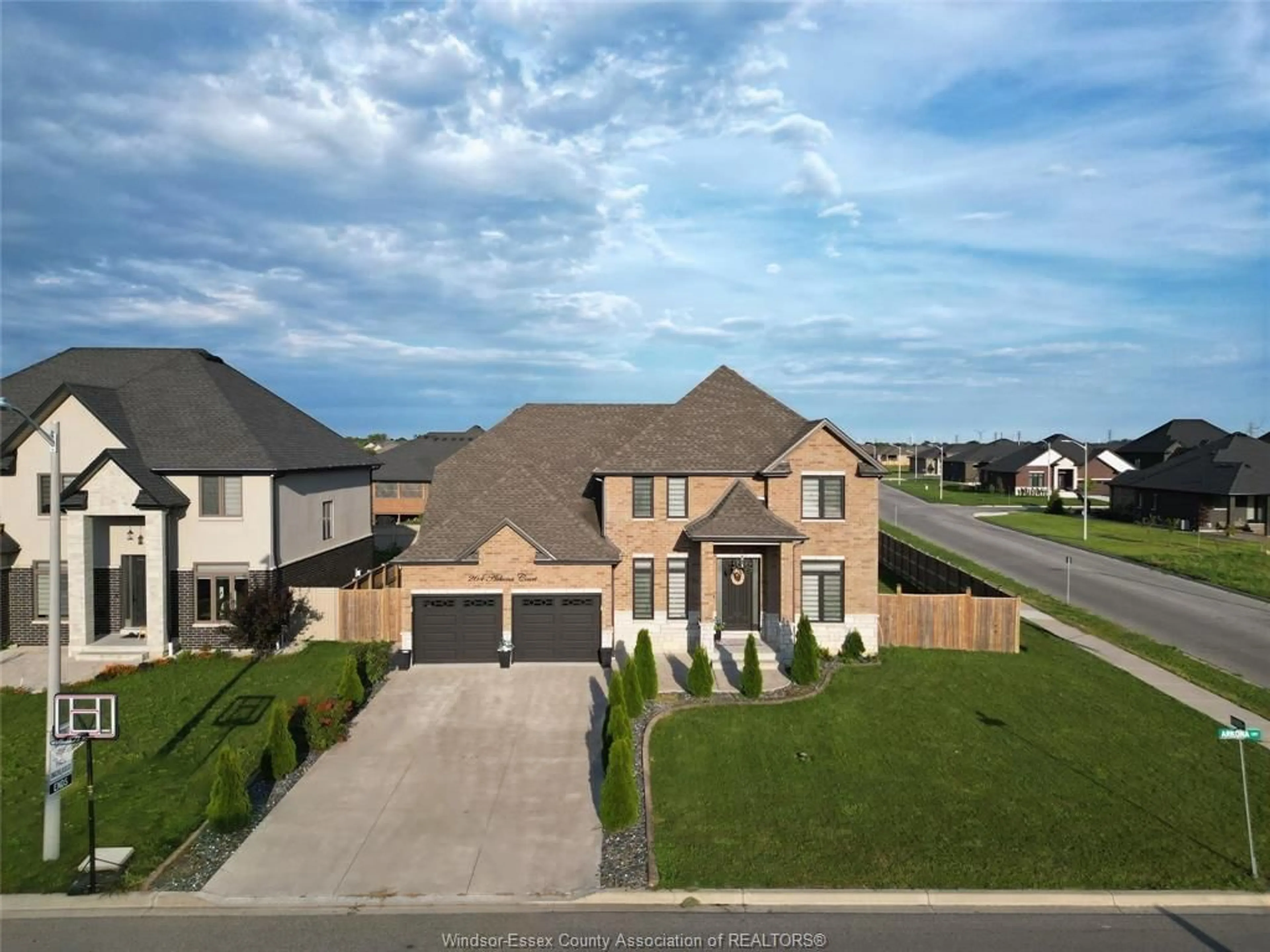 A pic from outside/outdoor area/front of a property/back of a property/a pic from drone, street for 264 ARKONA, Lakeshore Ontario N8L 0S6