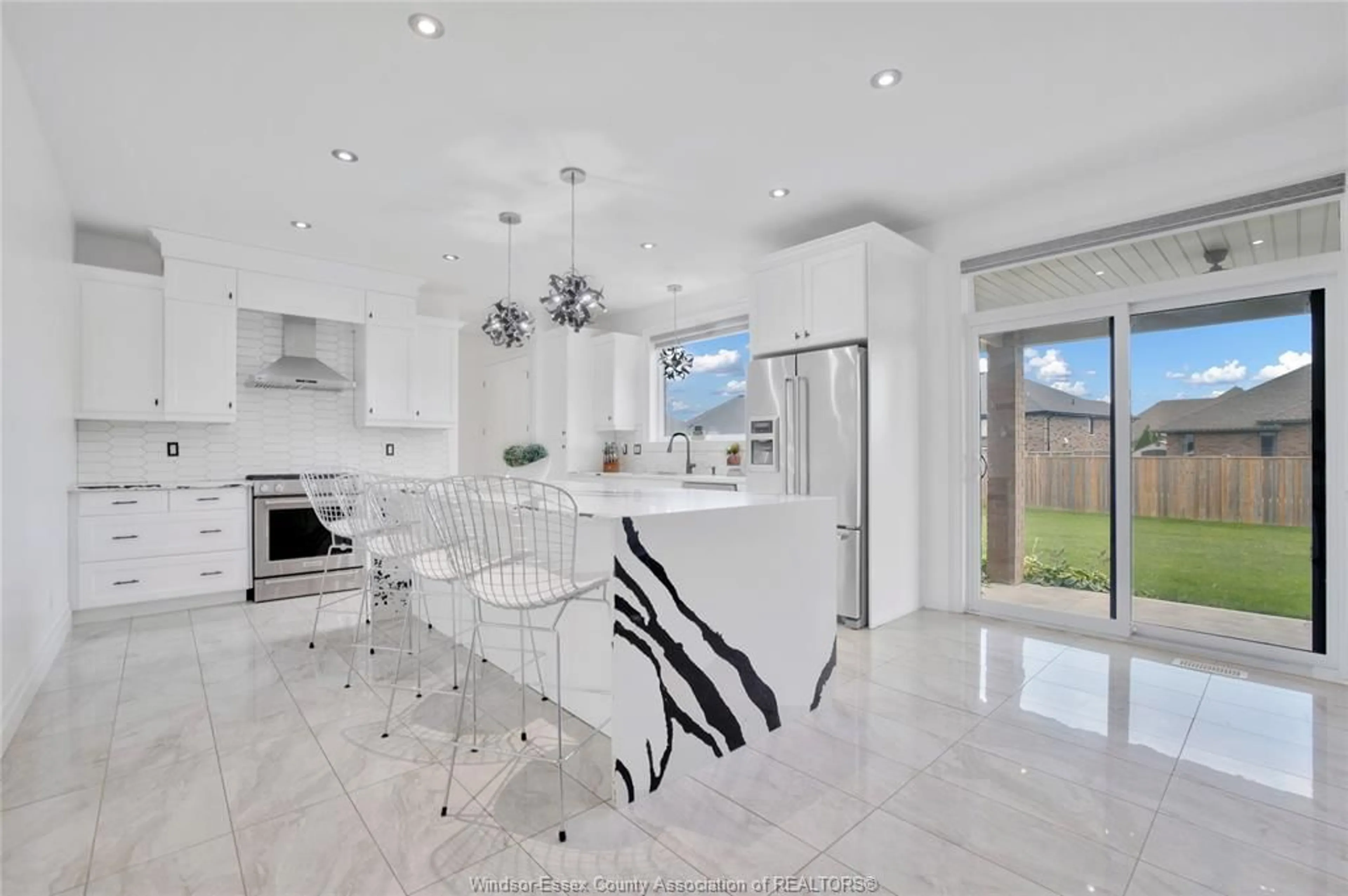 Contemporary kitchen, ceramic/tile floor for 264 ARKONA, Lakeshore Ontario N8L 0S6