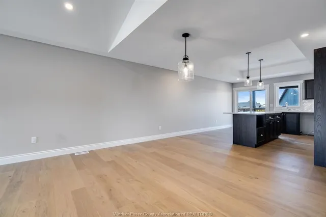 47 Bloomington Way, Chatham 2