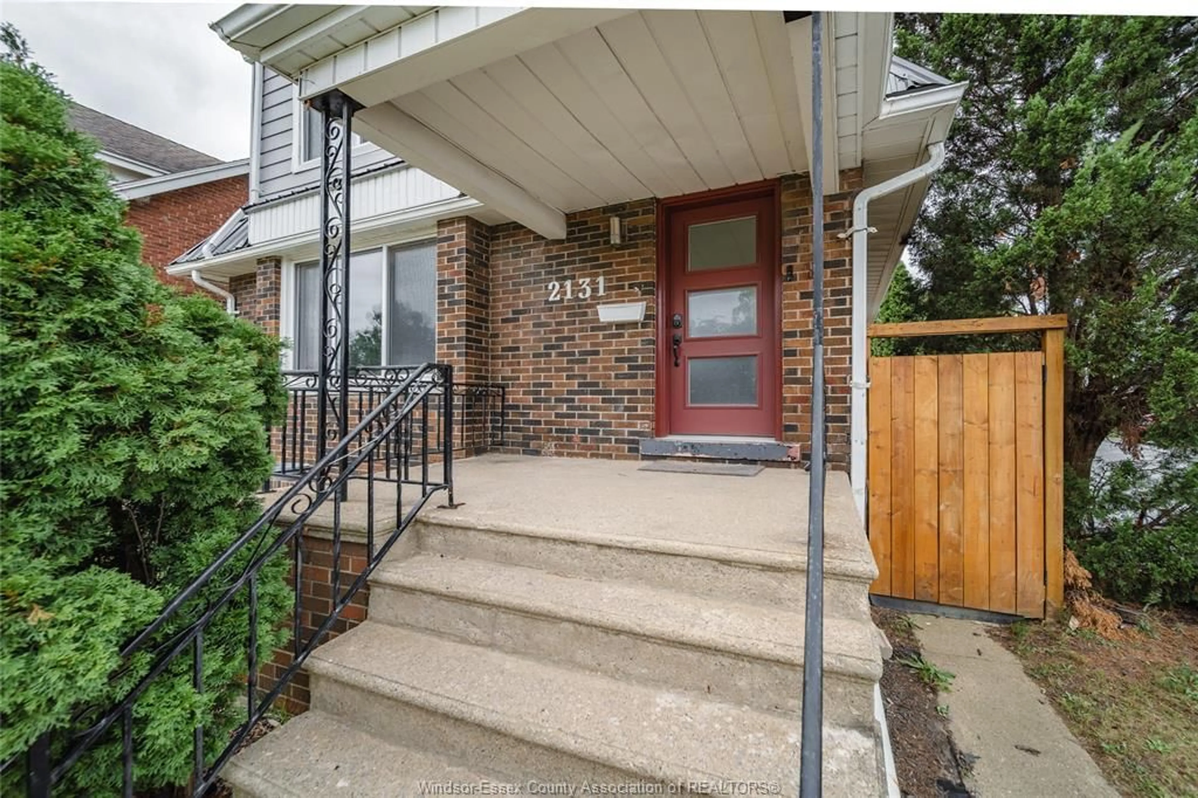 Home with brick exterior material, street for 2131 LINCOLN Rd, Windsor Ontario N8W 2P9