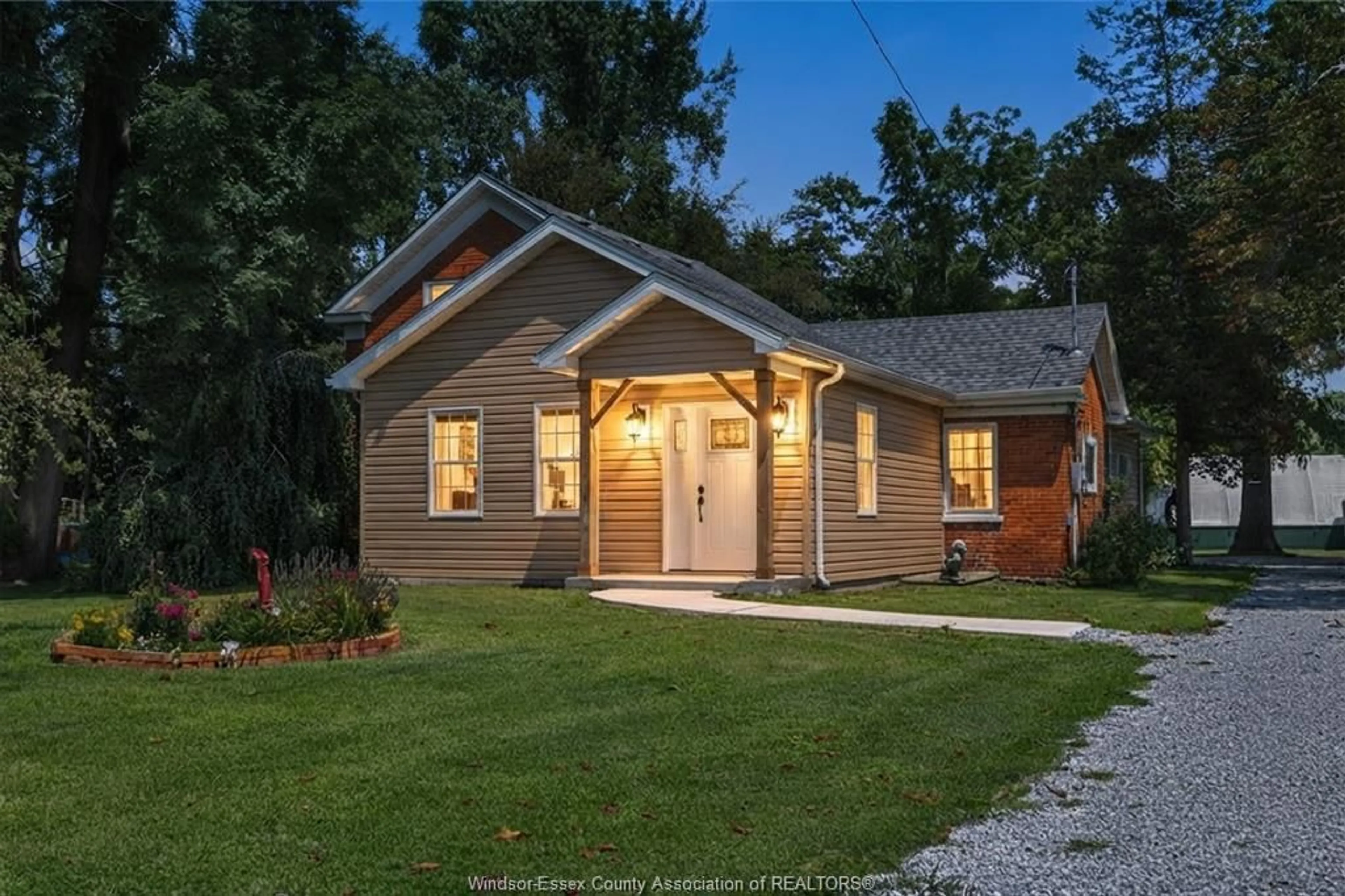 Home with brick exterior material, street for 458 COUNTY RD 34, Kingsville Ontario N8M 2X5