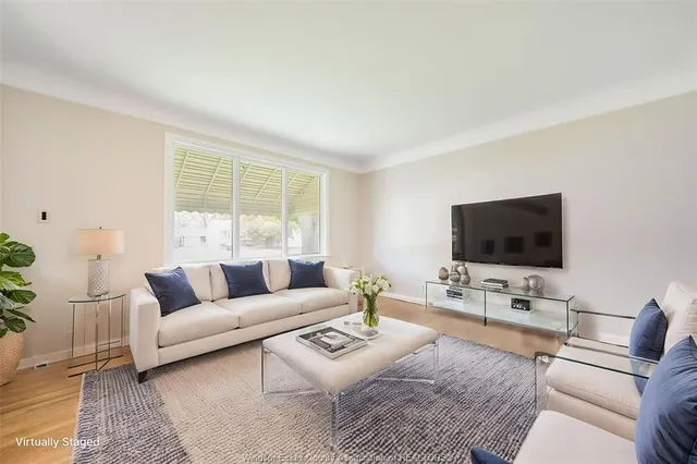 3264 DOMINION Blvd, Windsor 5