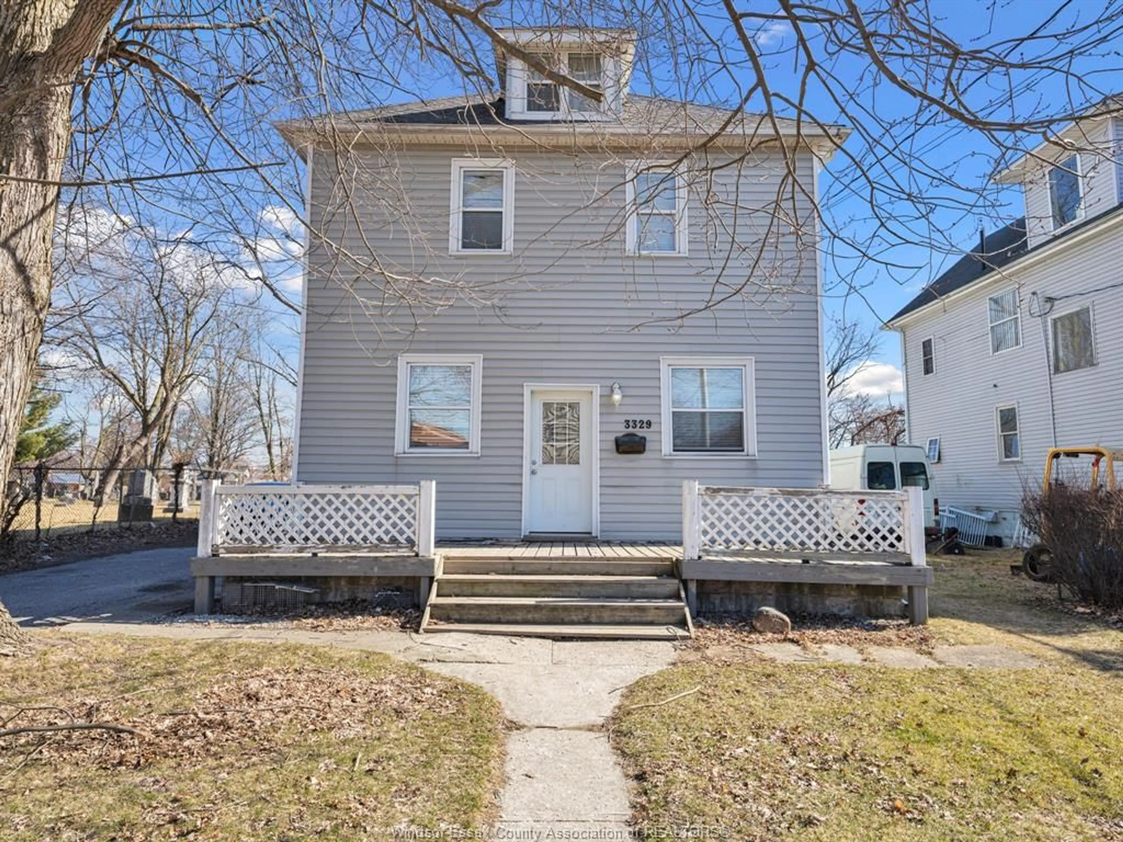 Unknown for 3329 SANDWICH St, Windsor Ontario N9C 1B2
