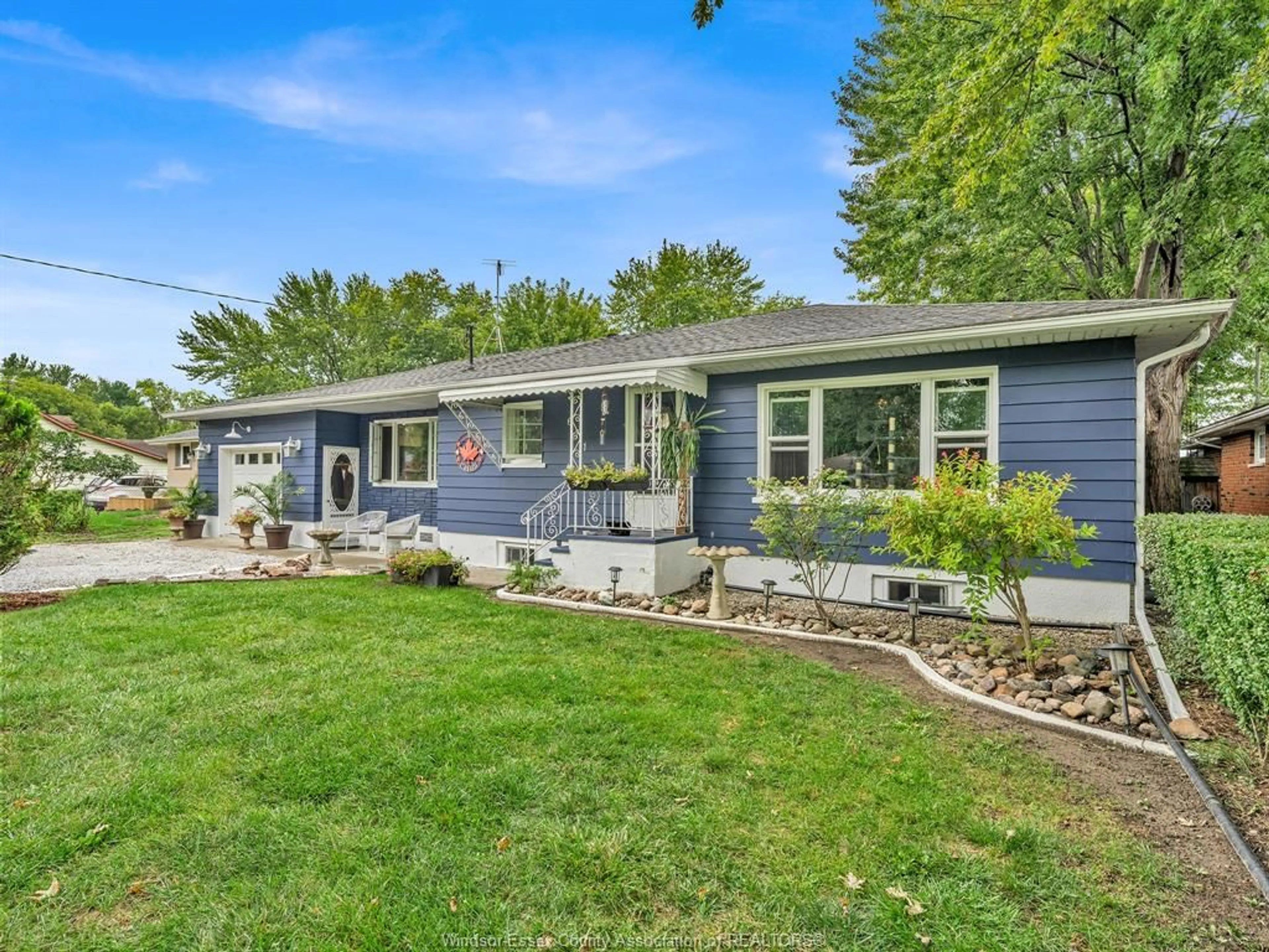 Home with vinyl exterior material, street for 671 HALE St, Stoney Point Ontario N0R 1A0