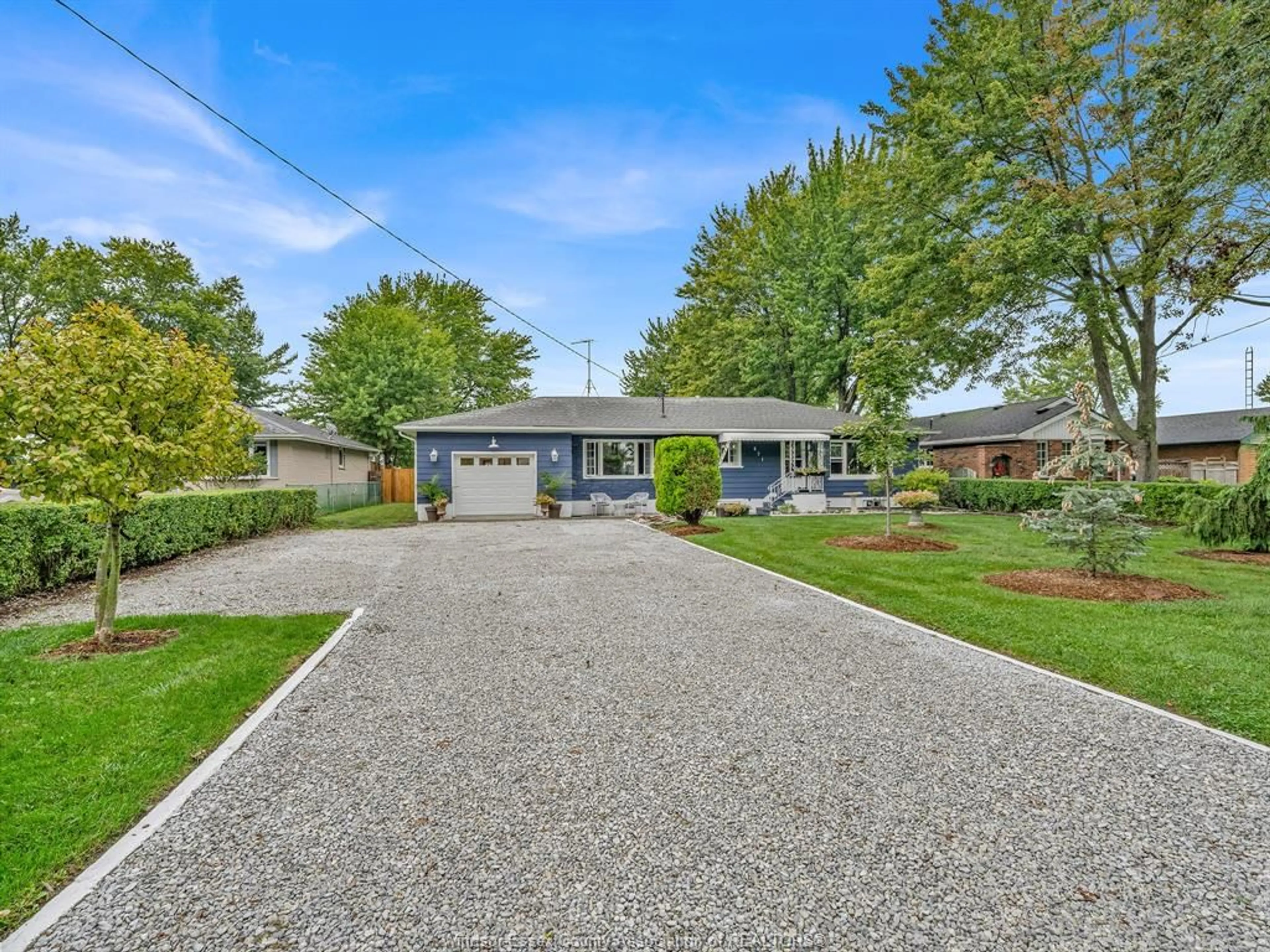 A pic from outside/outdoor area/front of a property/back of a property/a pic from drone, street for 671 HALE St, Stoney Point Ontario N0R 1A0