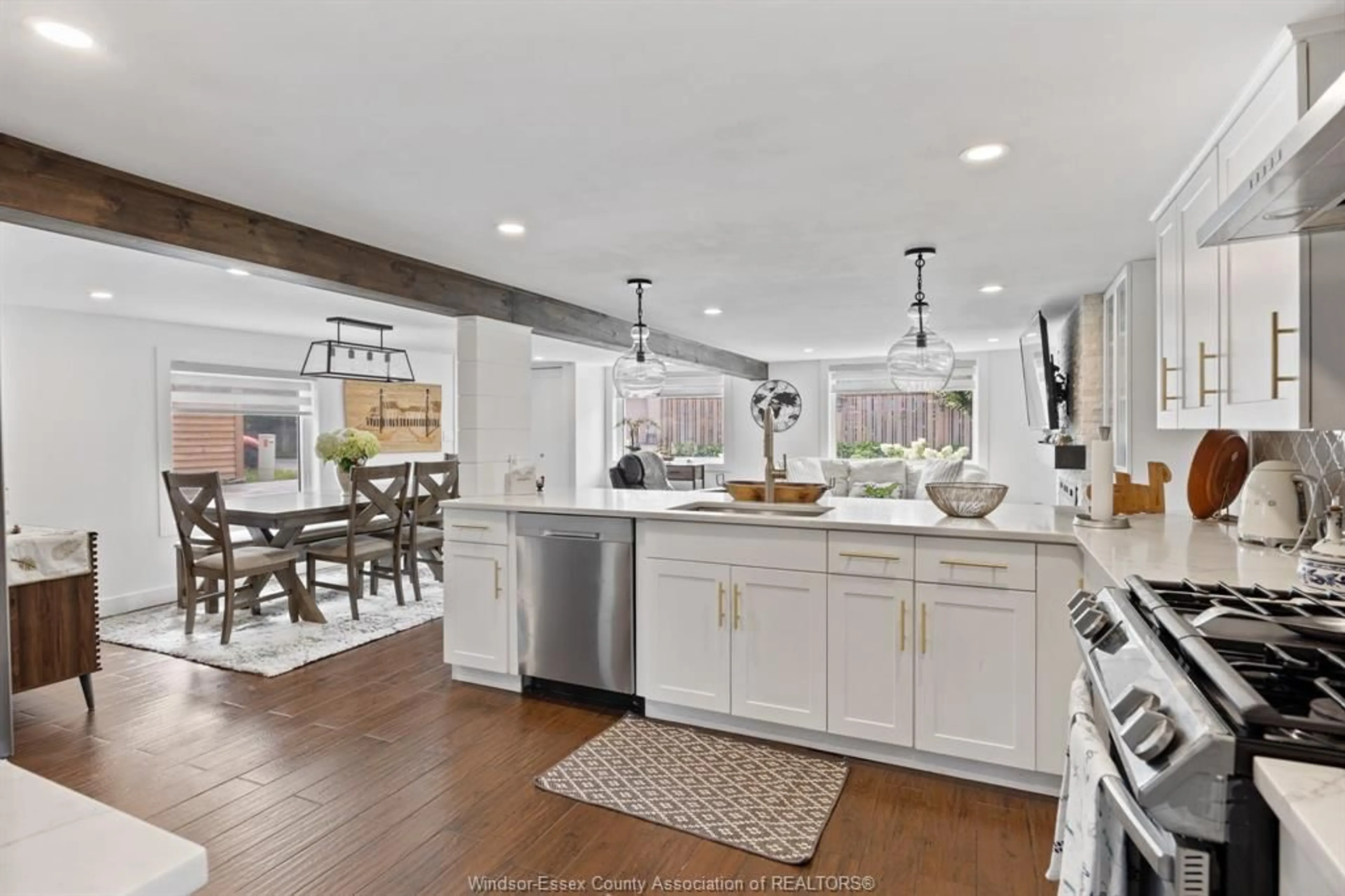 Open concept kitchen, ceramic/tile floor for 848 CEDAR ISLAND Dr, Kingsville Ontario N9Y 3W1