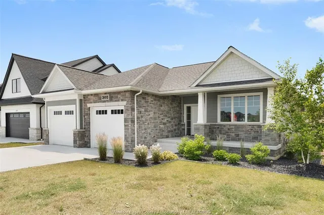 302 BLAKE Ave, Belle River 2