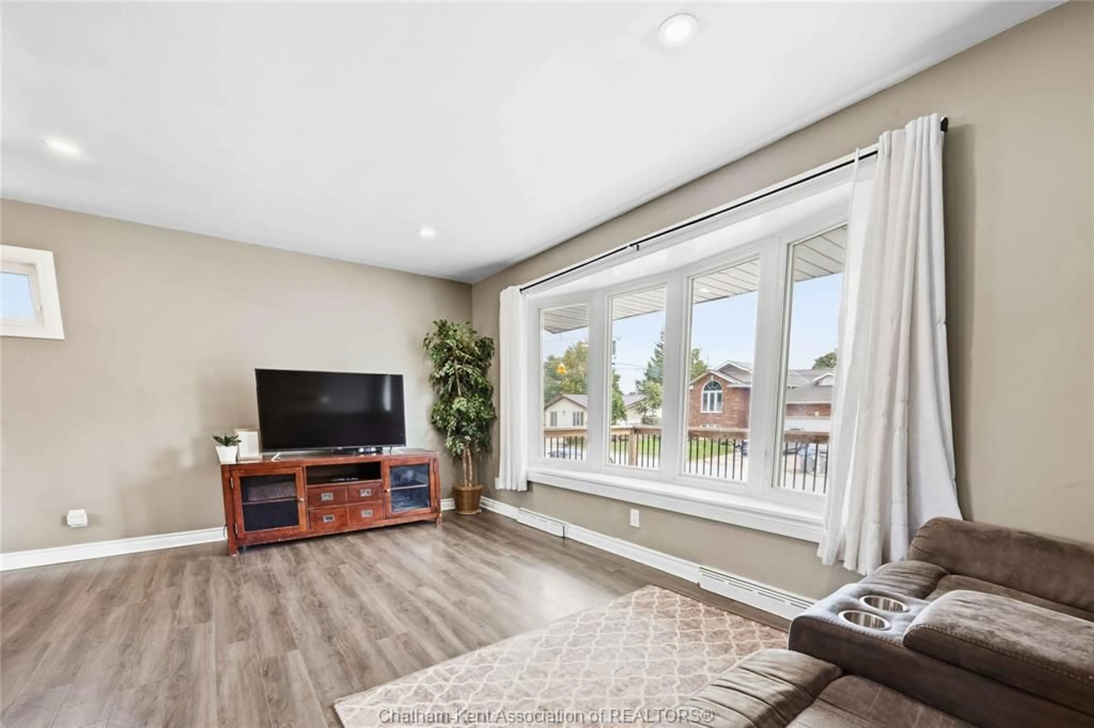 Living room with furniture, unknown for 6 York St, Lambton Shores Ontario N0N 1J0