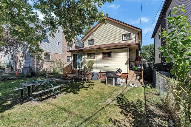 923-925 CALIFORNIA Ave, Windsor 5