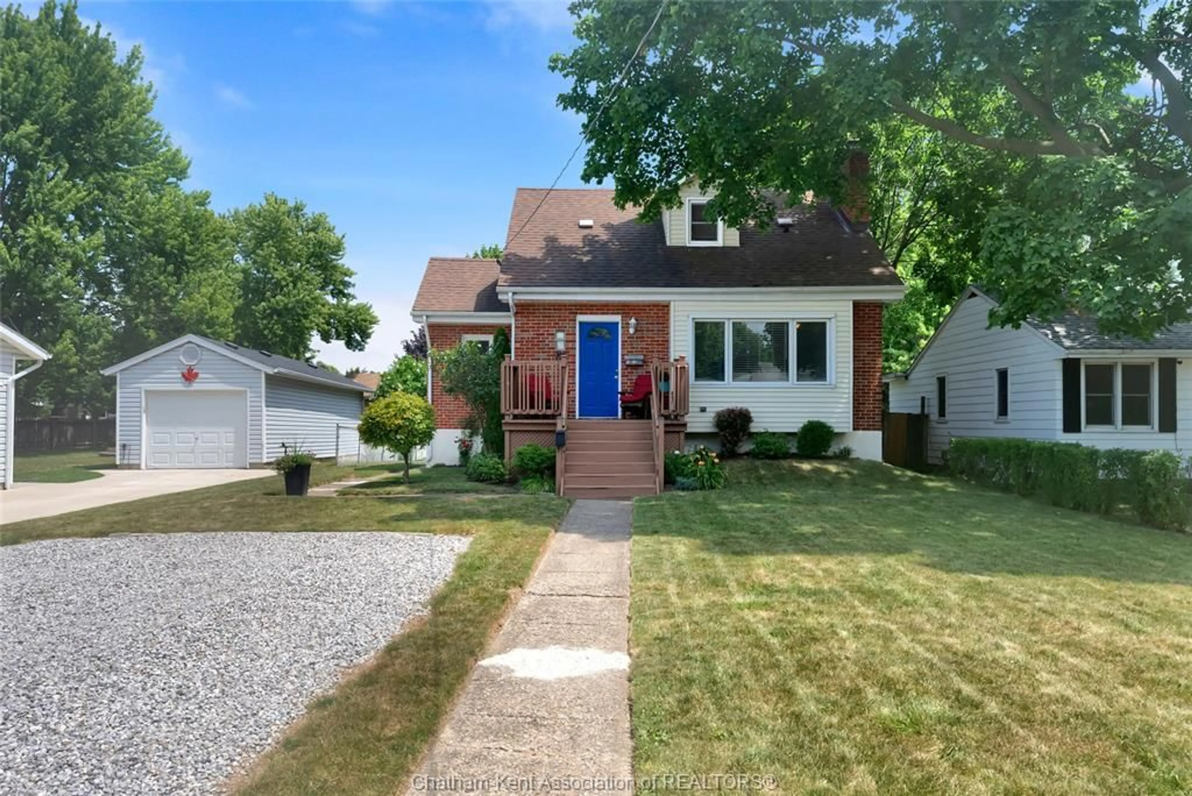 Home with brick exterior material, street for 94 Dundas St, Wallaceburg Ontario N8A 2J2