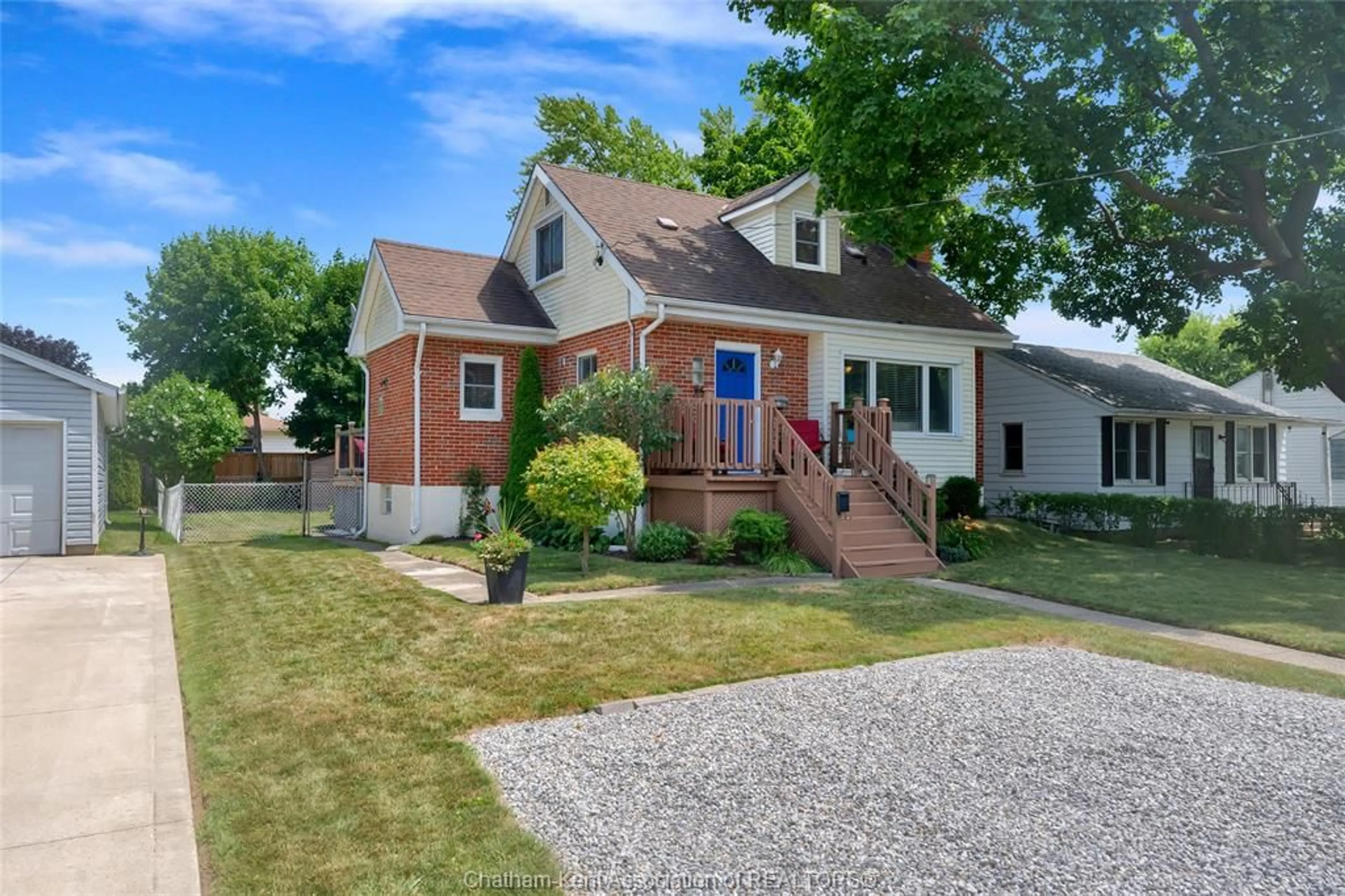Home with brick exterior material, street for 94 Dundas St, Wallaceburg Ontario N8A 2J2