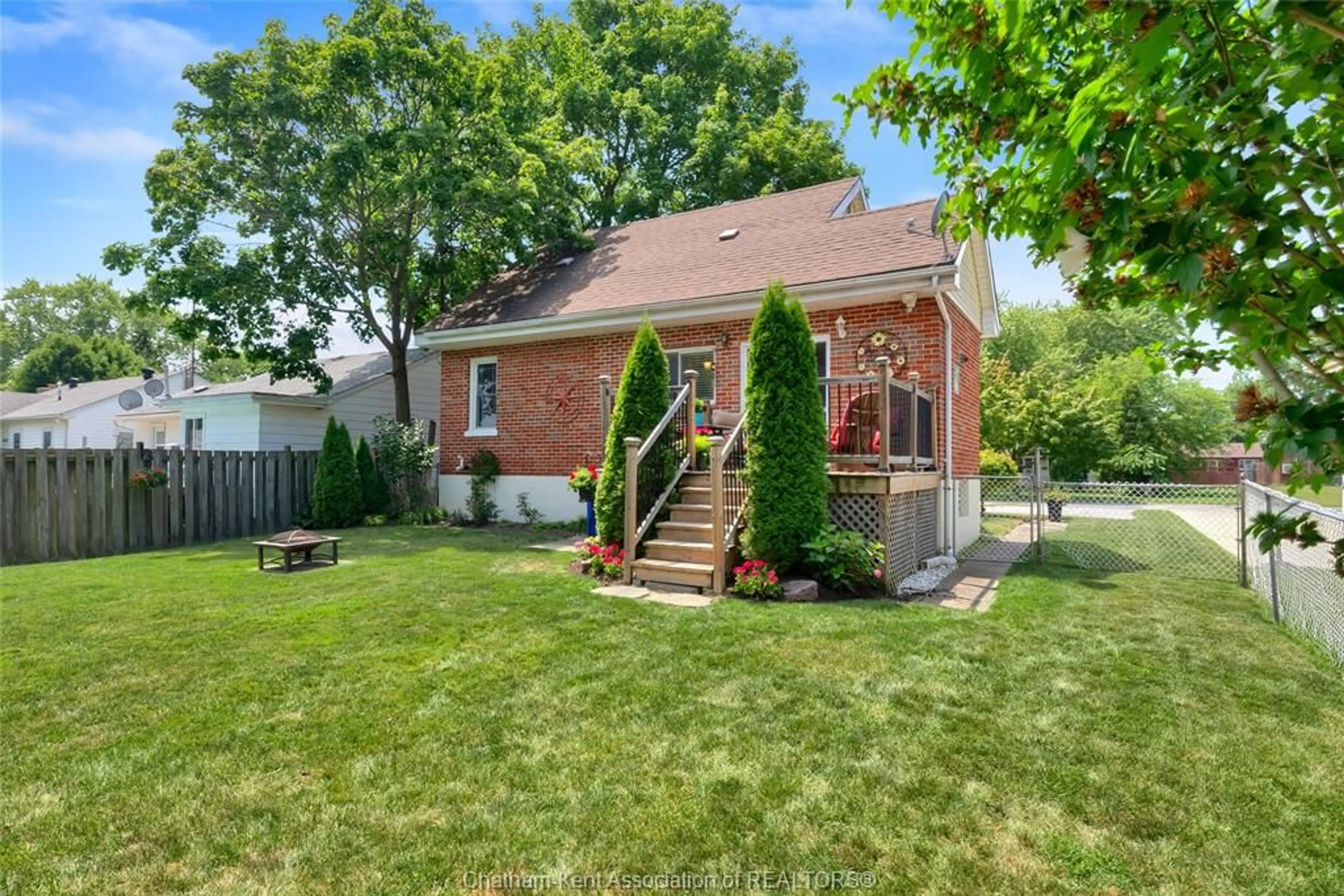 Unknown for 94 Dundas St, Wallaceburg Ontario N8A 2J2