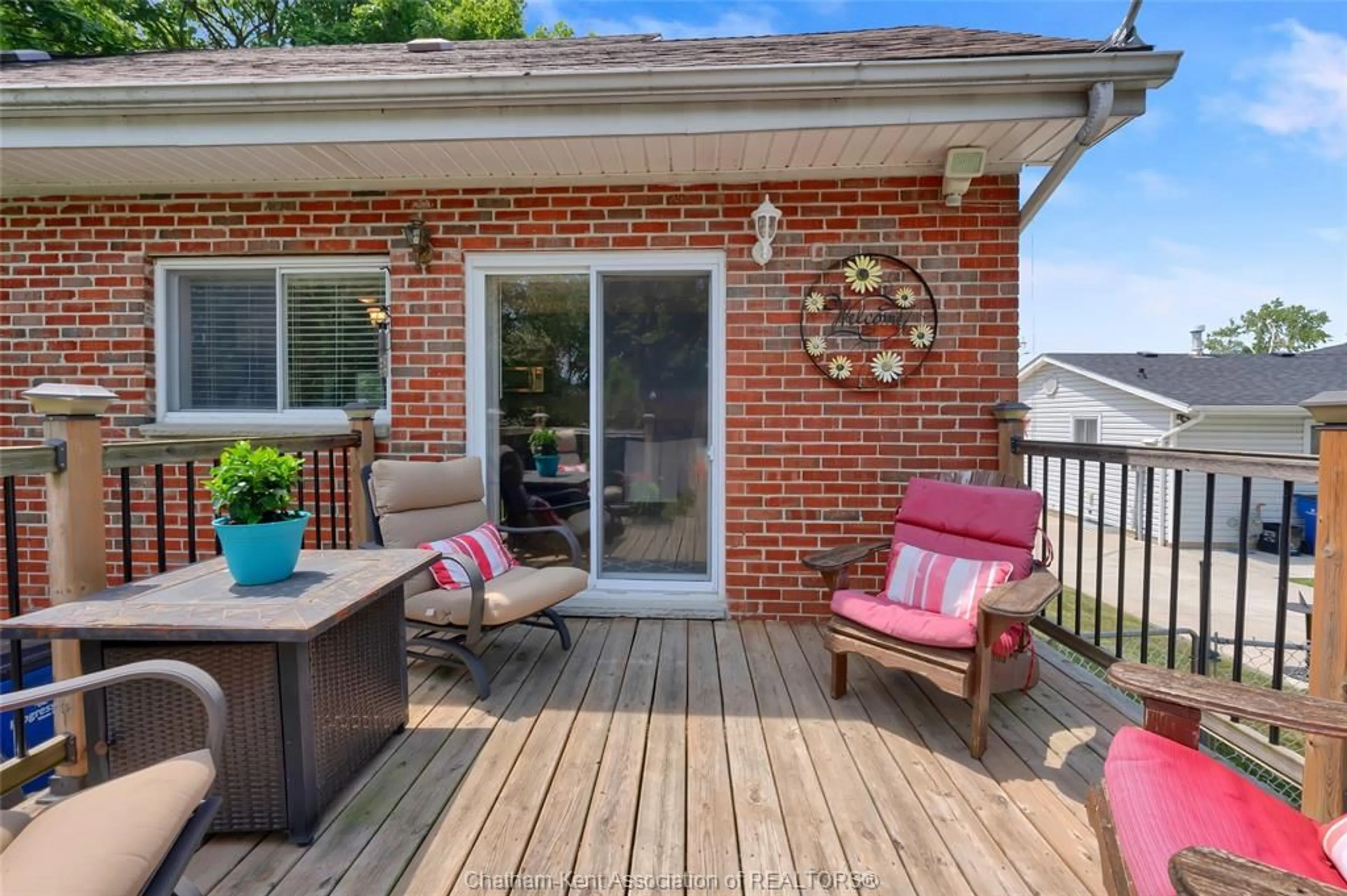 Patio, water/lake/river/ocean view for 94 Dundas St, Wallaceburg Ontario N8A 2J2