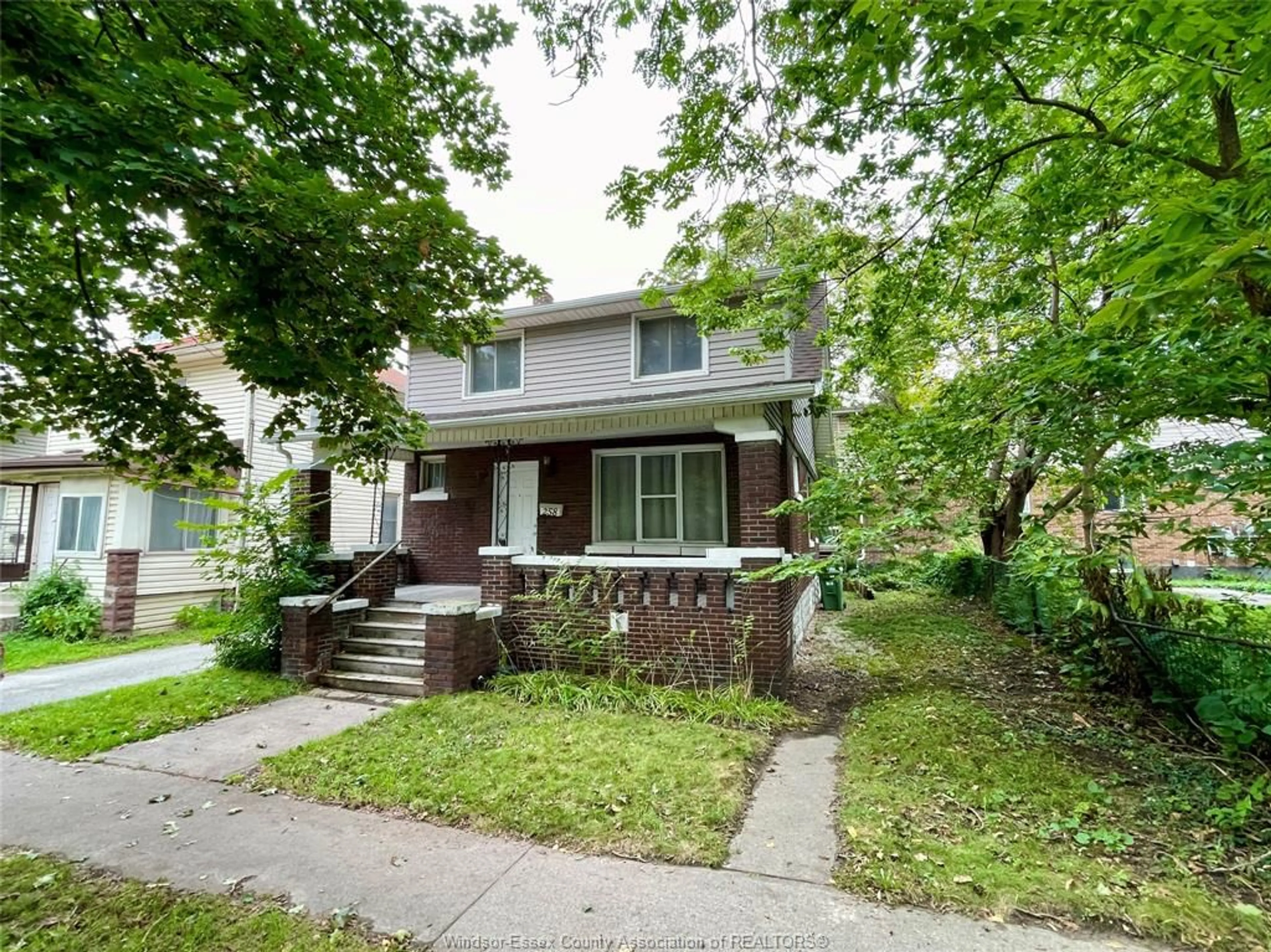 Home with brick exterior material, street for 258 Detroit, Windsor Ontario N9C 2P3