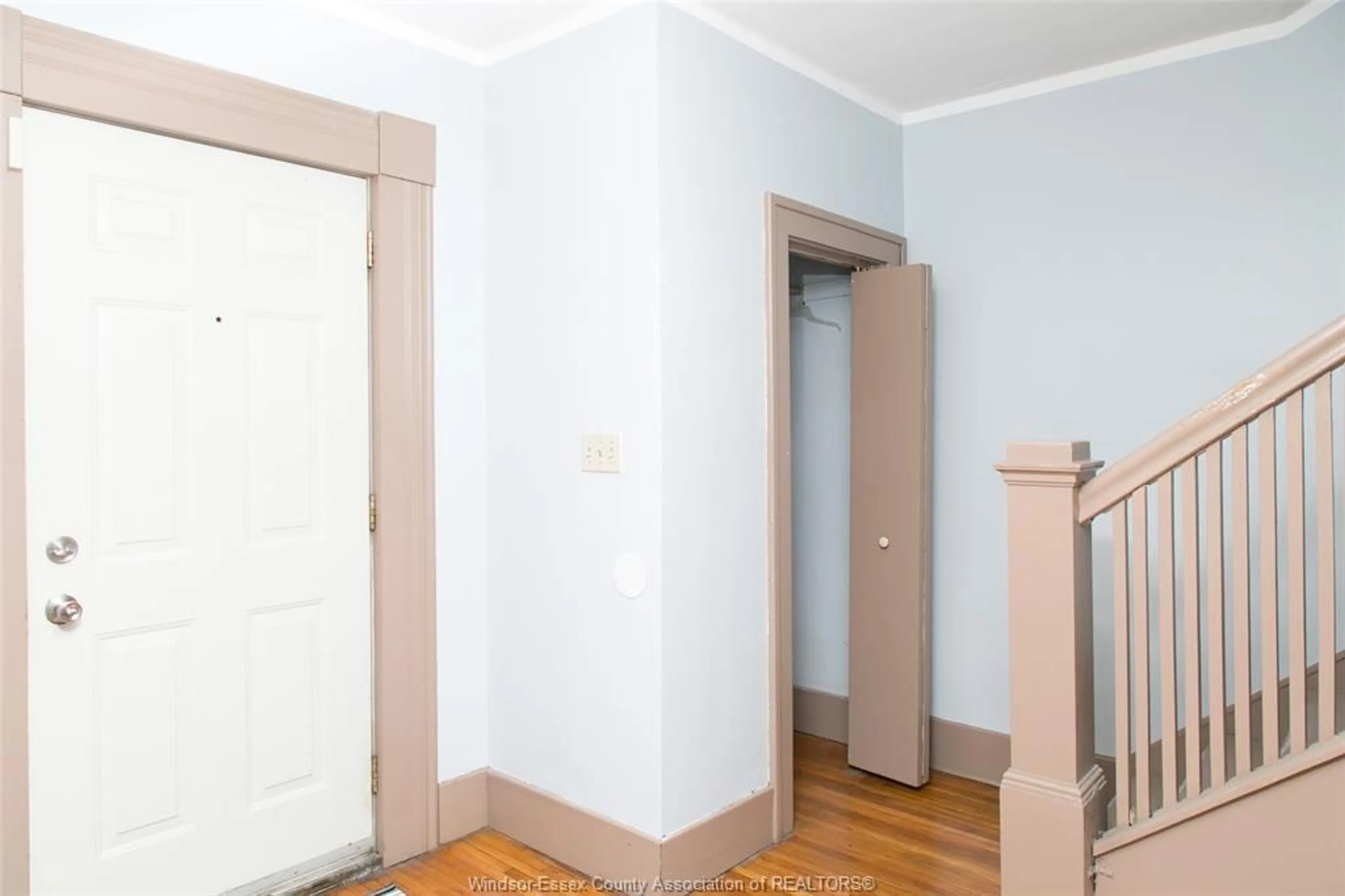 A pic of a room for 258 Detroit, Windsor Ontario N9C 2P3