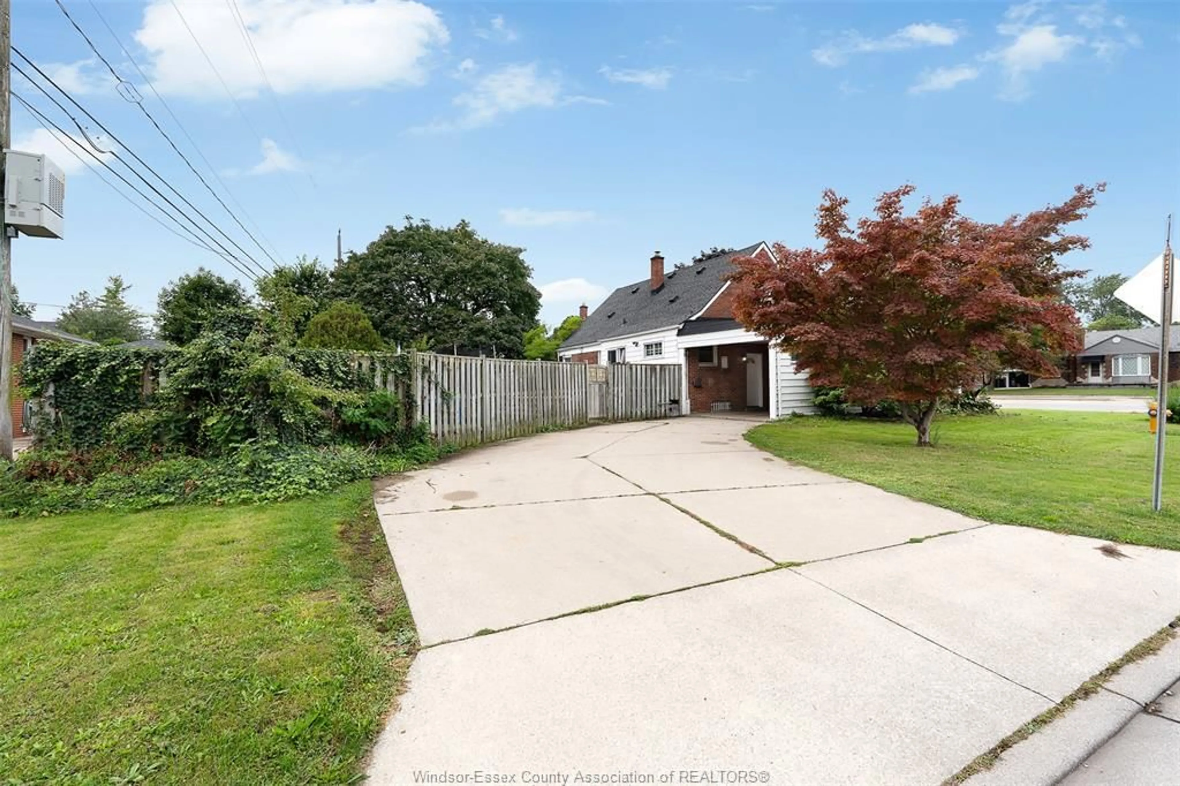 A pic from outside/outdoor area/front of a property/back of a property/a pic from drone, street for 7275 WYANDOTTE, Windsor Ontario N8S 1R5
