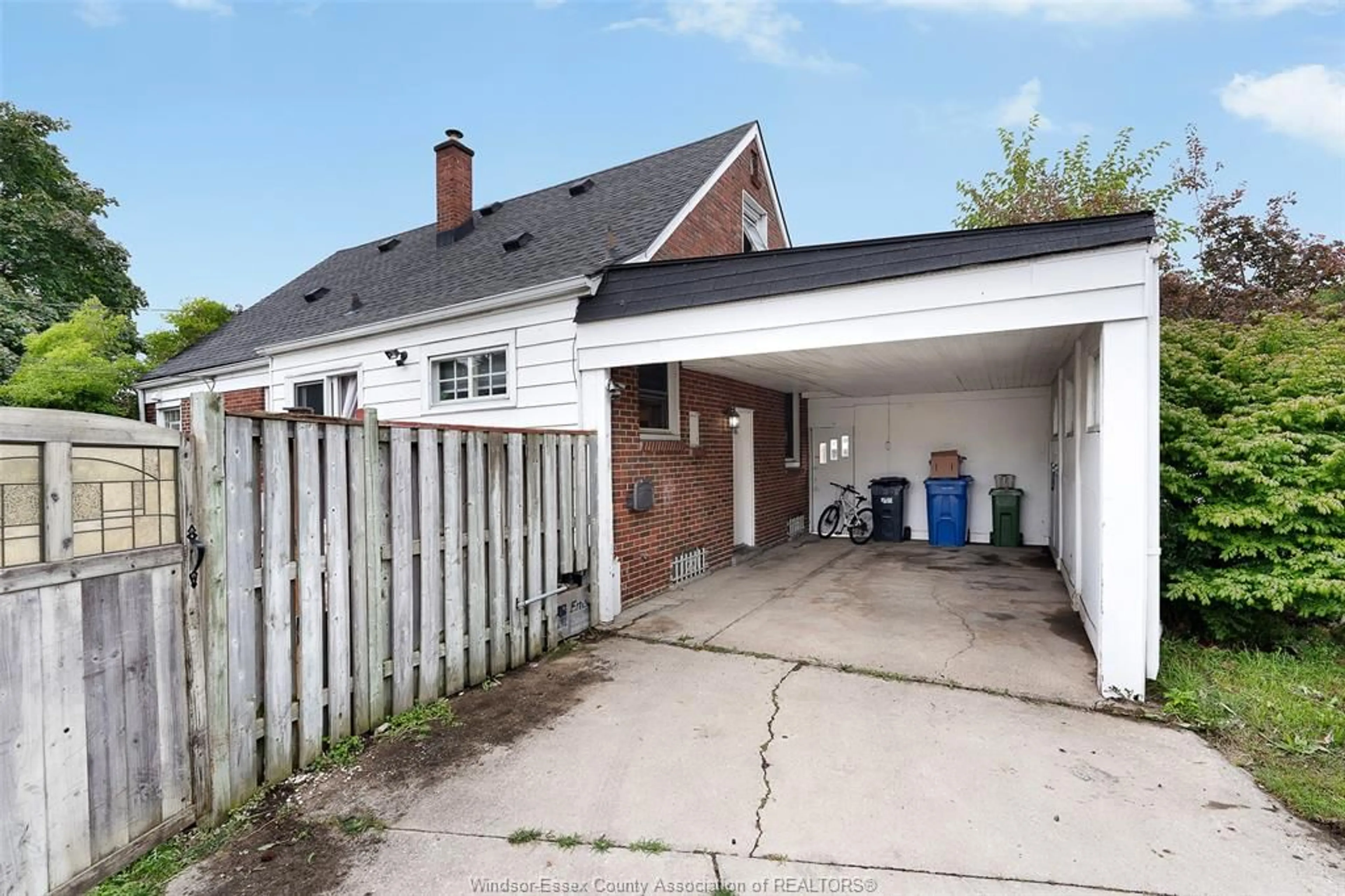 A pic from outside/outdoor area/front of a property/back of a property/a pic from drone, street for 7275 WYANDOTTE, Windsor Ontario N8S 1R5