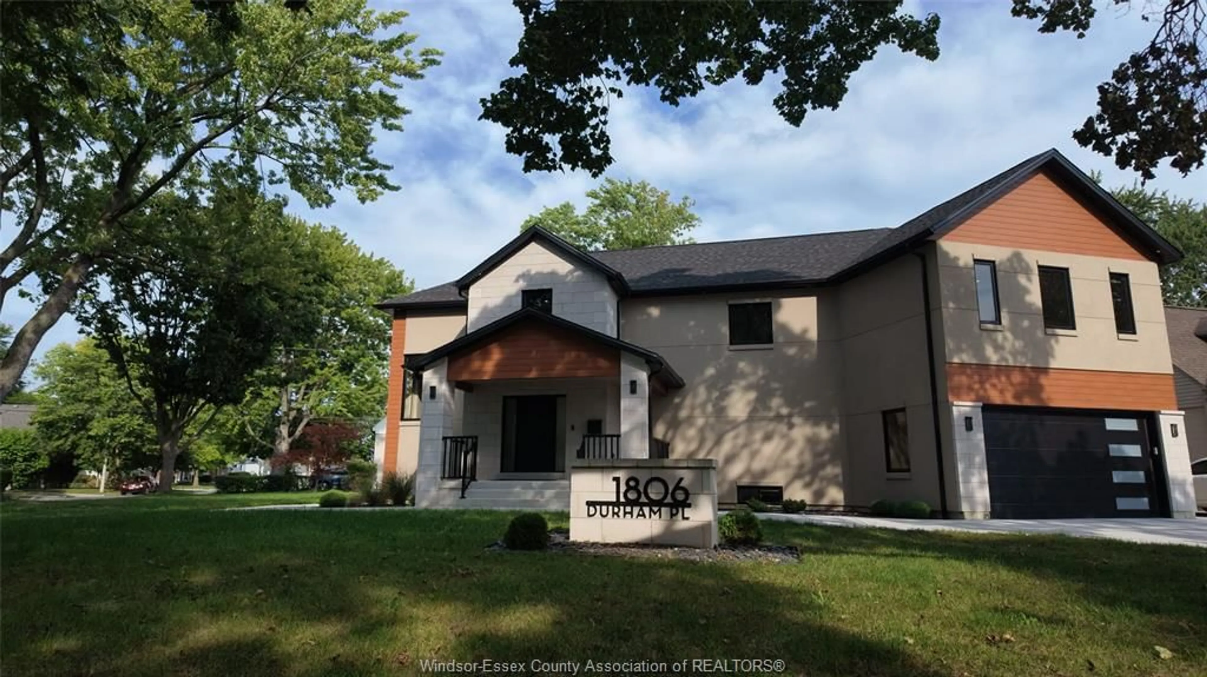 Home with brick exterior material, unknown for 1806 DURHAM Pl, Windsor Ontario N8W 3A3