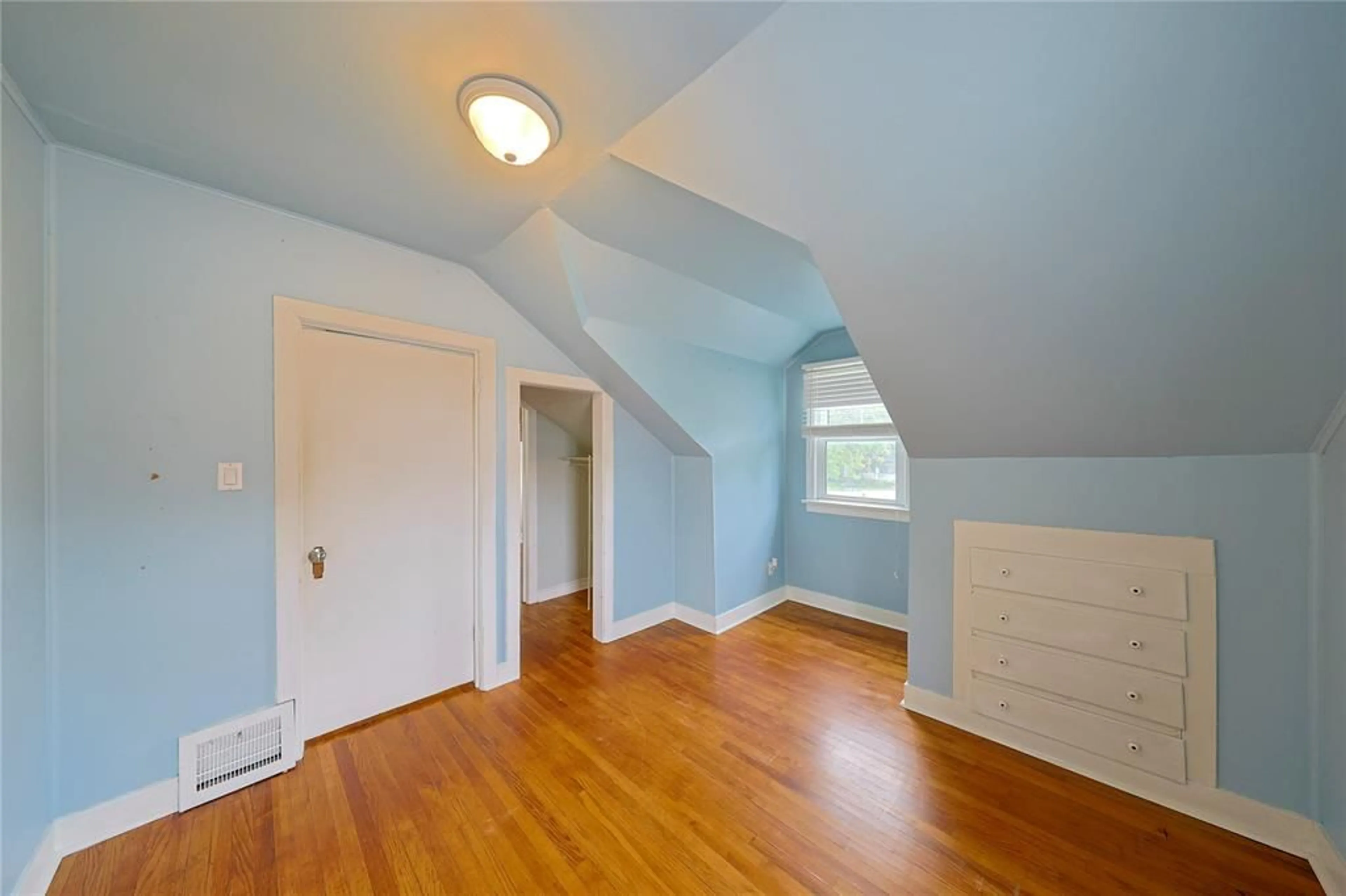 A pic of a room for 974 LONDON Rd, Sarnia Ontario N7S 1N7