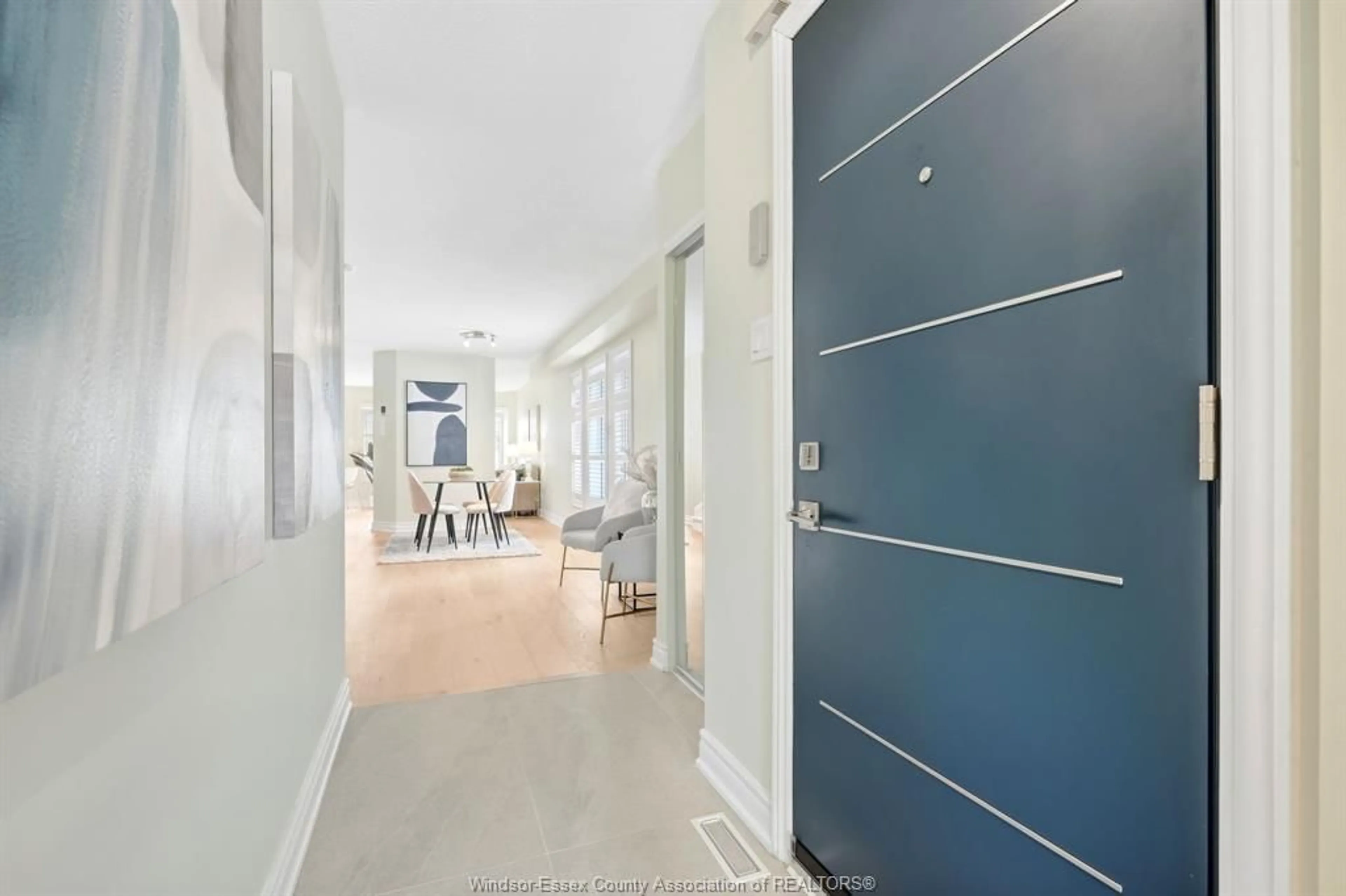 Indoor foyer for 6981 DUNNVIEW Crt, Mississauga Ontario L5N 7E4