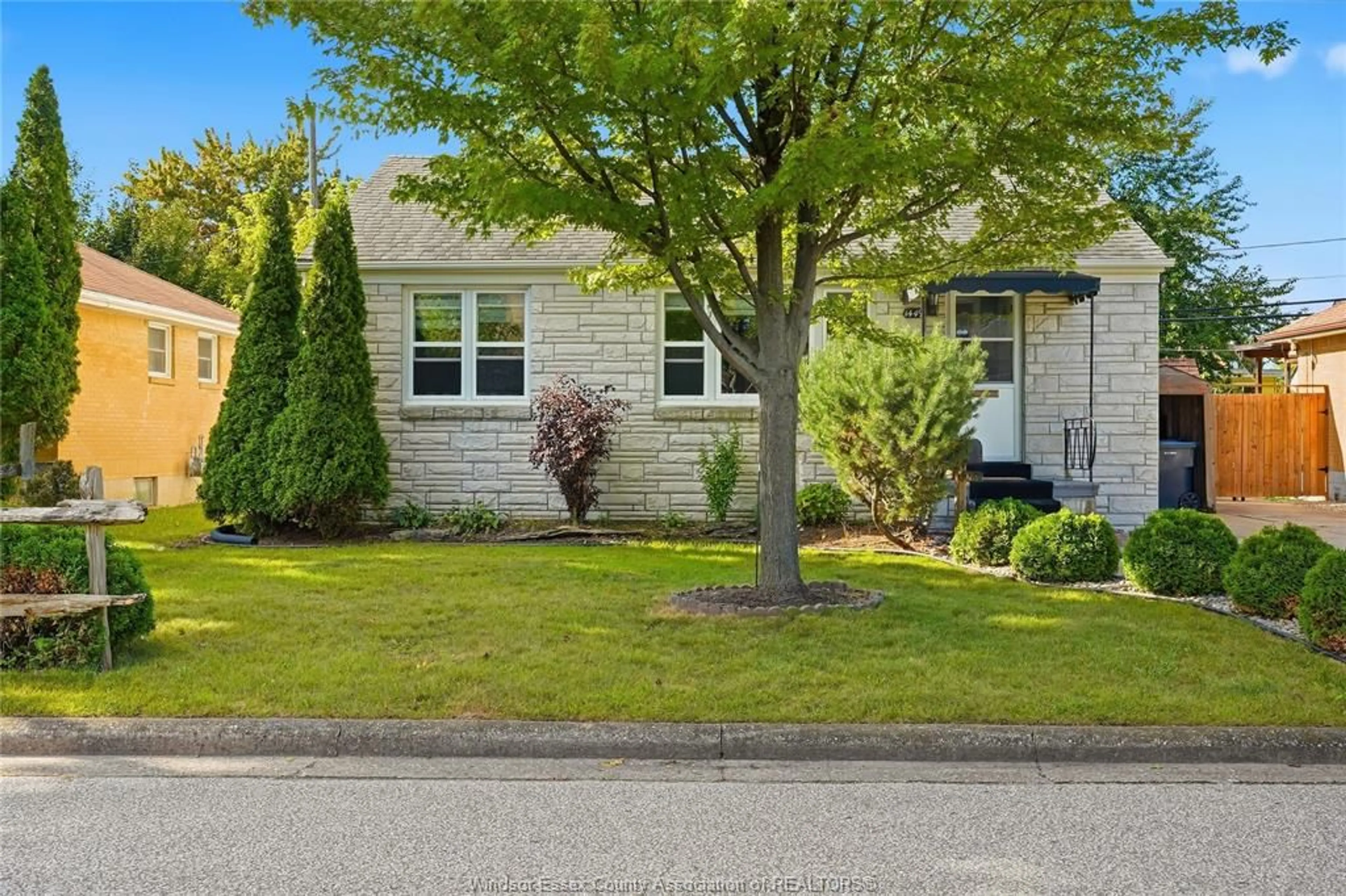 Unknown for 1449 REDWOOD Ave, Windsor Ontario N9C 3P2