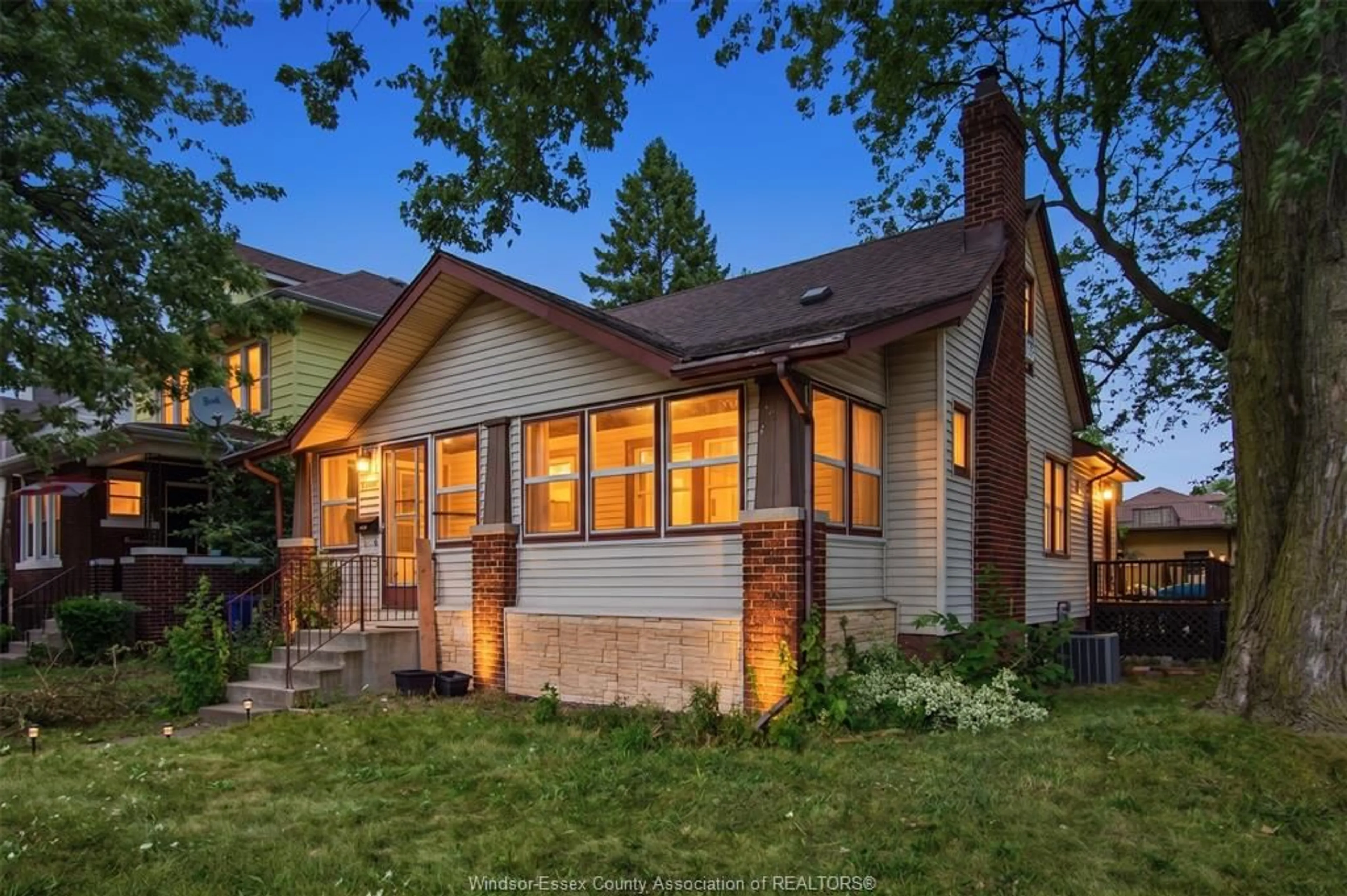 Home with brick exterior material, street for 2292 DOUGALL Ave, Windsor Ontario N8X 1S8