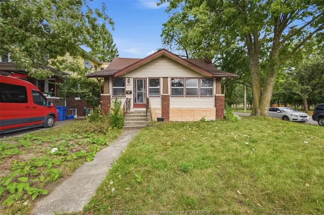 2292 DOUGALL Ave, Windsor 2