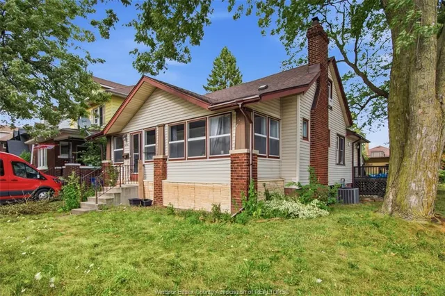 2292 DOUGALL Ave, Windsor 3