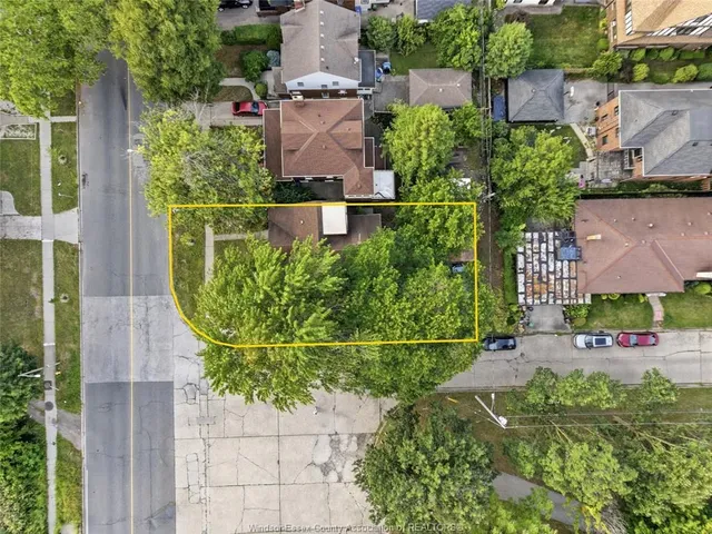 2292 DOUGALL Ave, Windsor 4