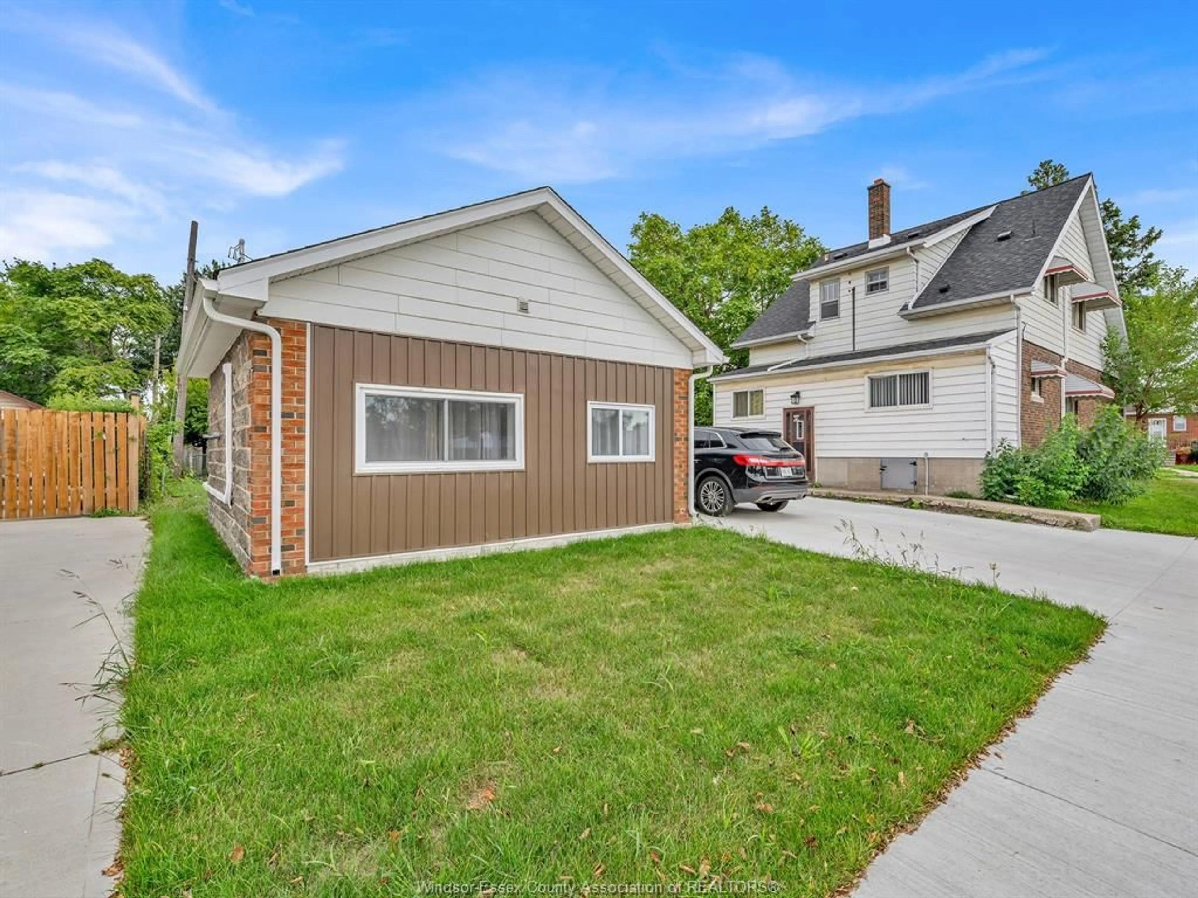 Home with vinyl exterior material, street for 306 FOCH, Windsor Ontario N8X 2V9