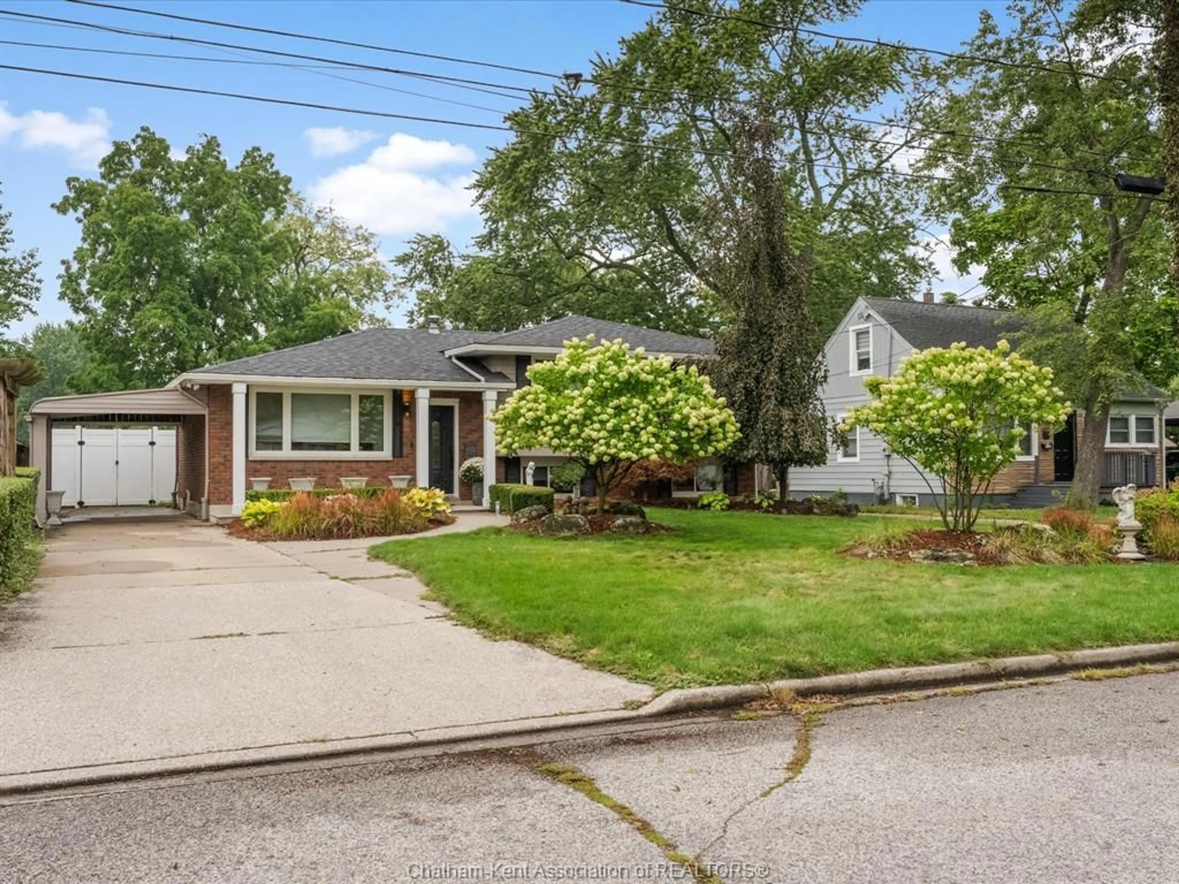 Unknown for 4113 Roseland Dr, Windsor Ontario N9G 1Y5